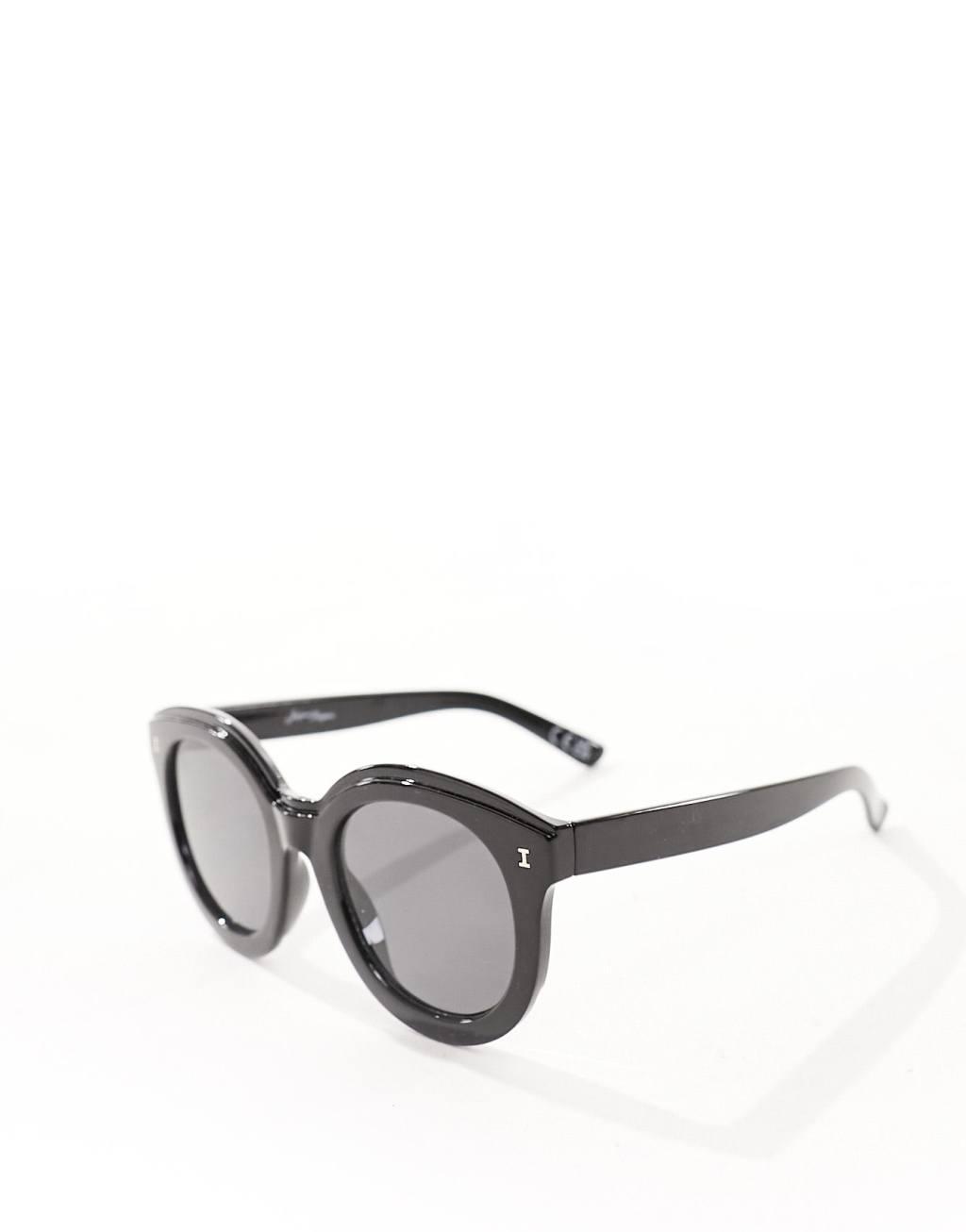 Jeepers Peepers oversized round sunglasses in black Product Image