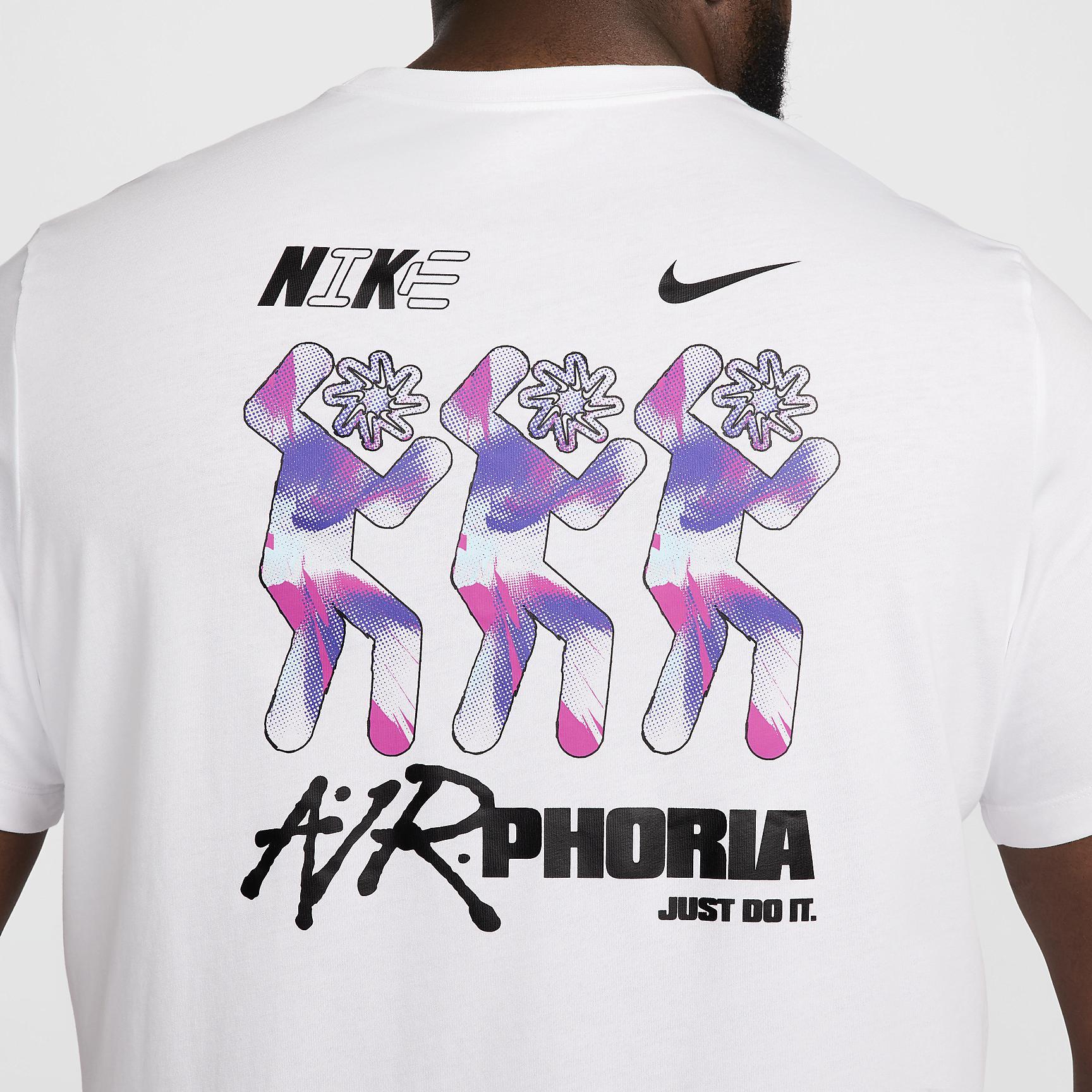 Nike Sportswear Men's T-Shirt Product Image