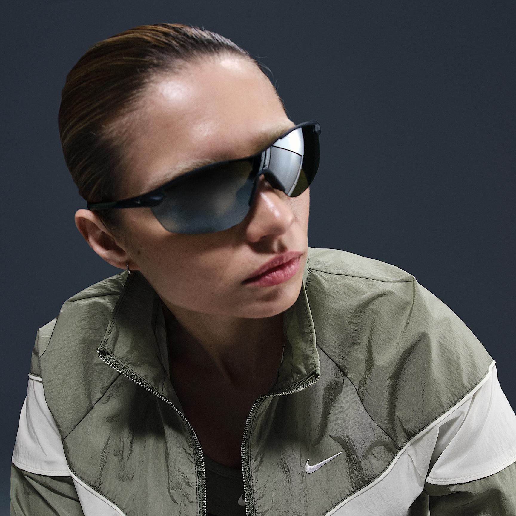 Nike Windrunner Women's Loose UV Woven Full-Zip Jacket Product Image