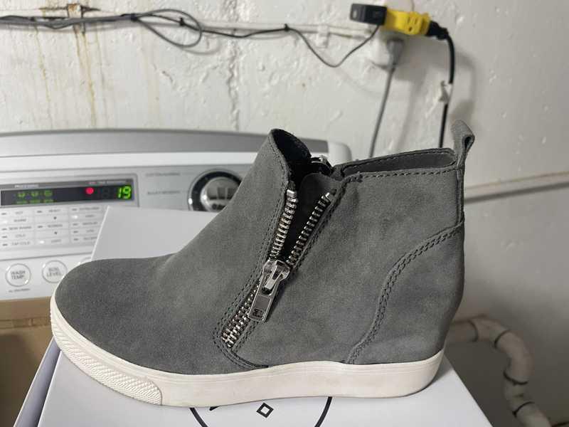 WEDGIE GREY SUEDE - SM REBOOTED Female Product Image