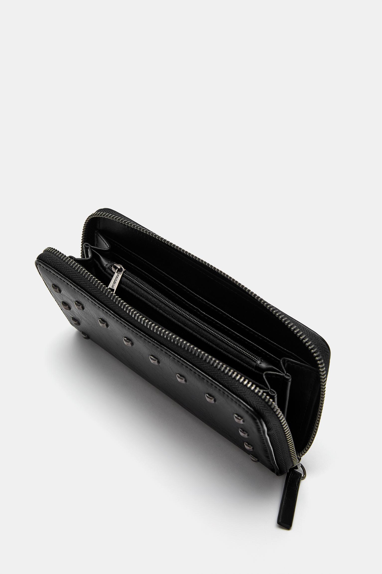 Studded wallet Product Image