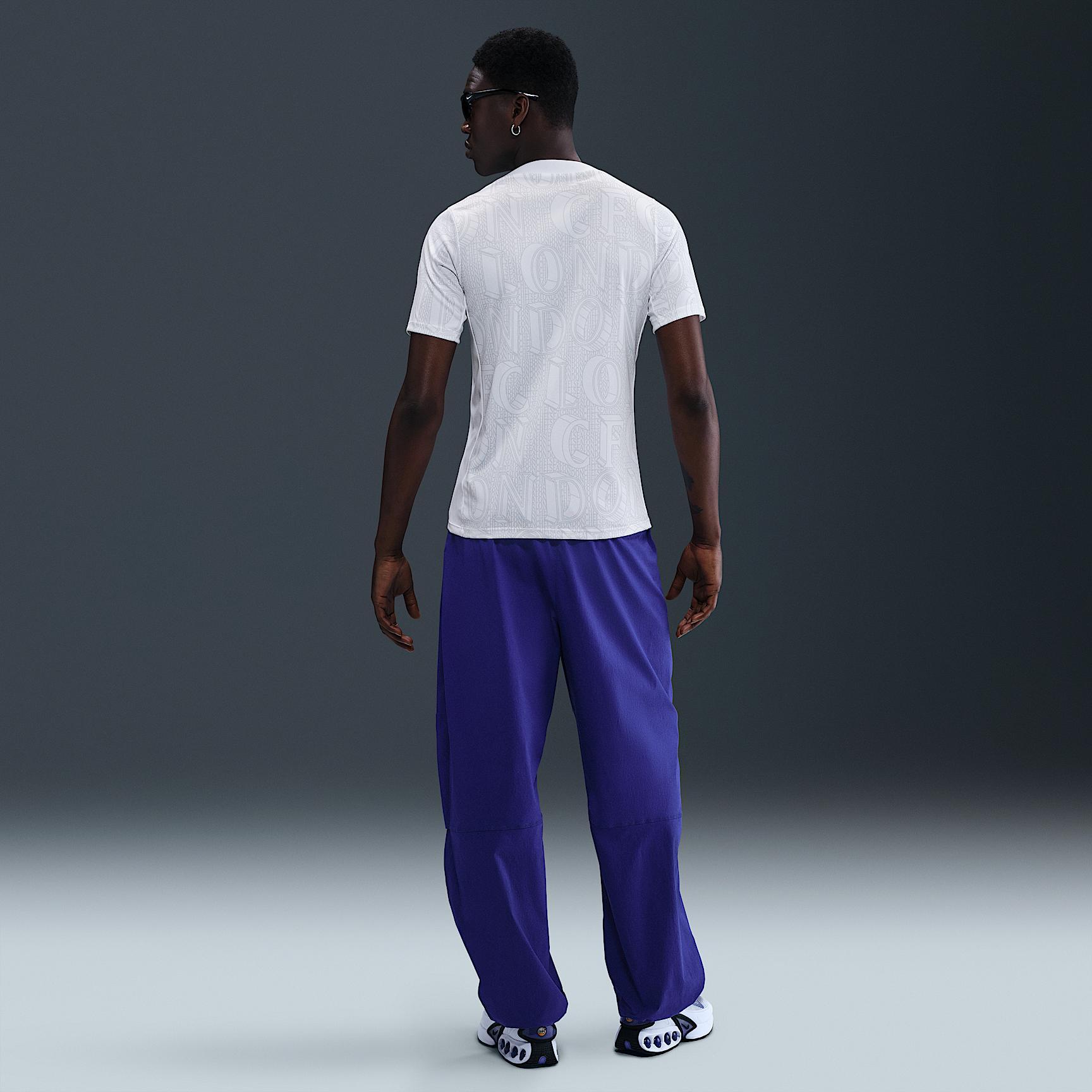 Chelsea FC Academy Pro Men's Nike Dri-FIT Soccer Pre-Match Top Product Image