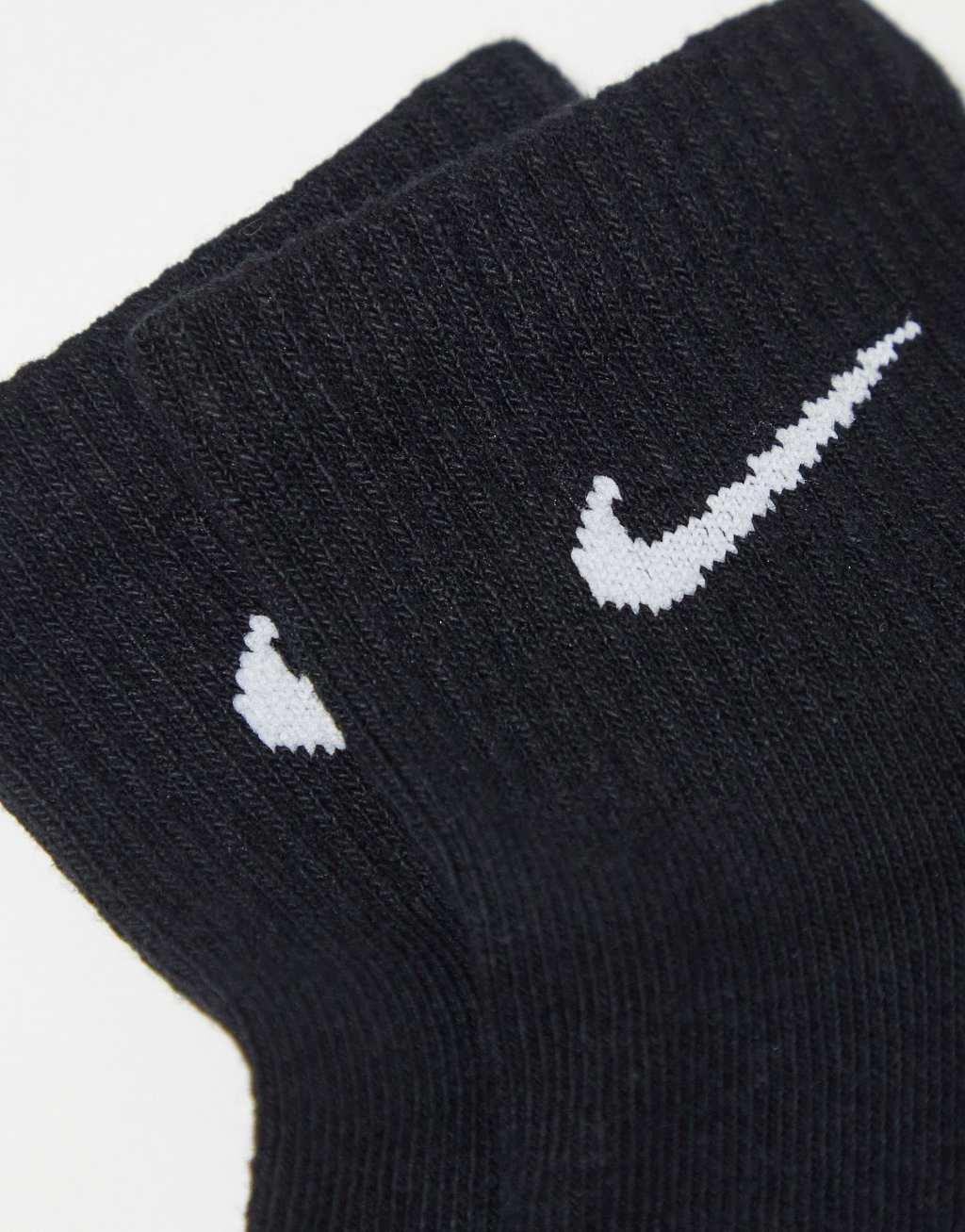 Nike Everyday Plus Cushioned 6-Pack Quarter Training Socks Product Image