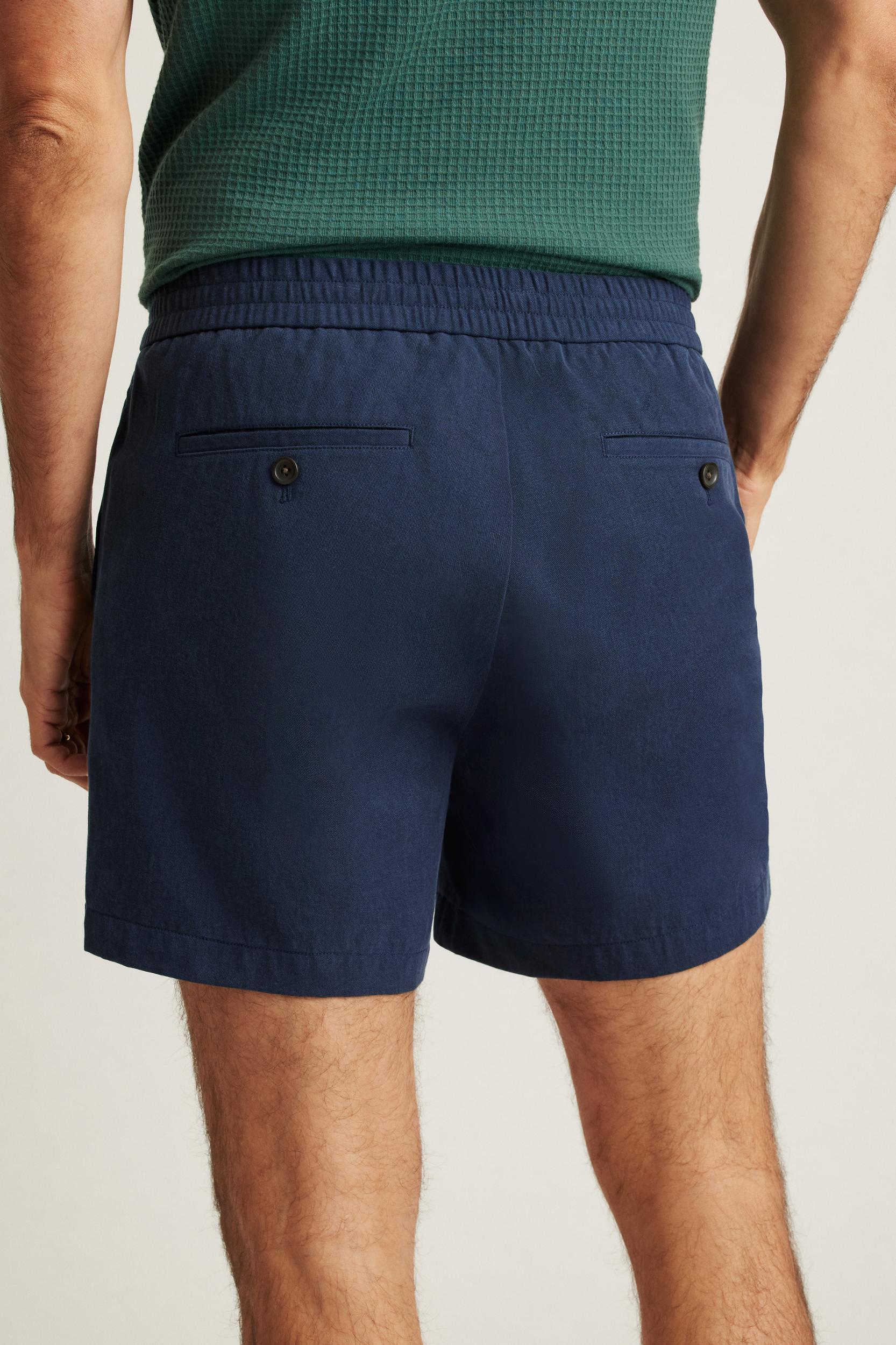 Weekend Wanderer Short Product Image