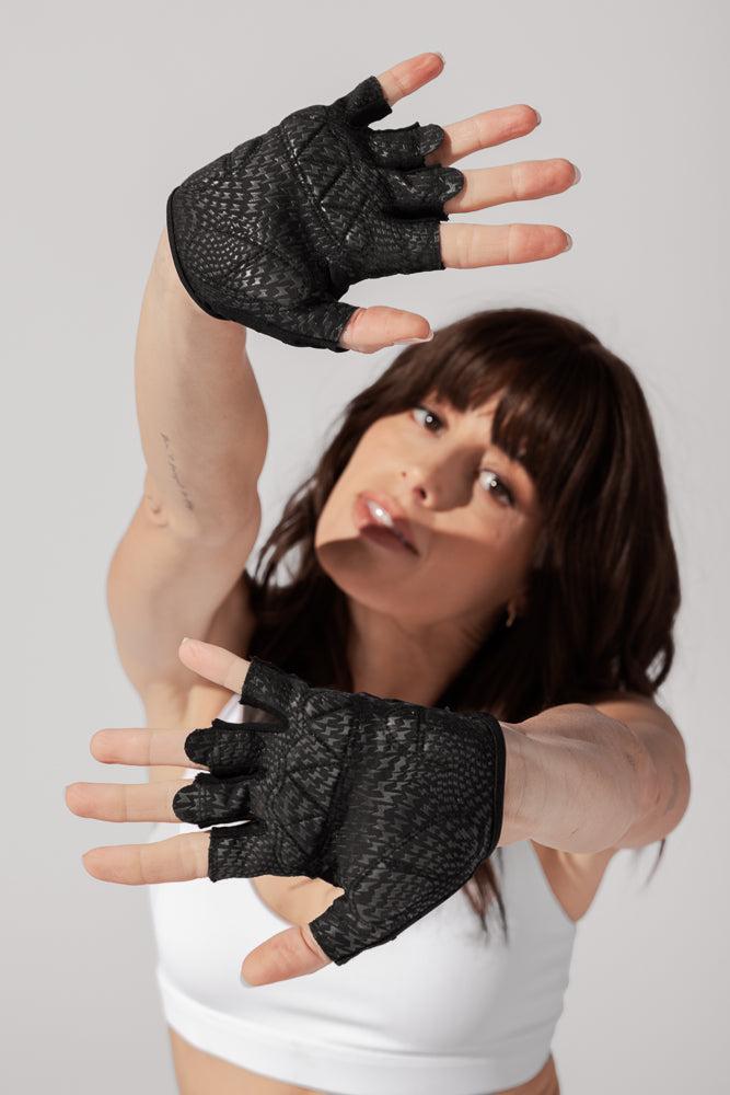 Luxe Mesh Training Gloves - Black Dot Product Image