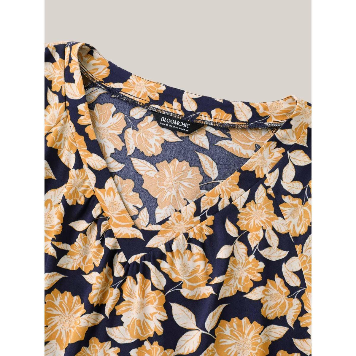 Plus Size Indigo Floral Print V-Neck Puff Sleeve Shirt Women Resort Short sleeve V-neck Vacation Blouses BloomChic 30/6X Product Image