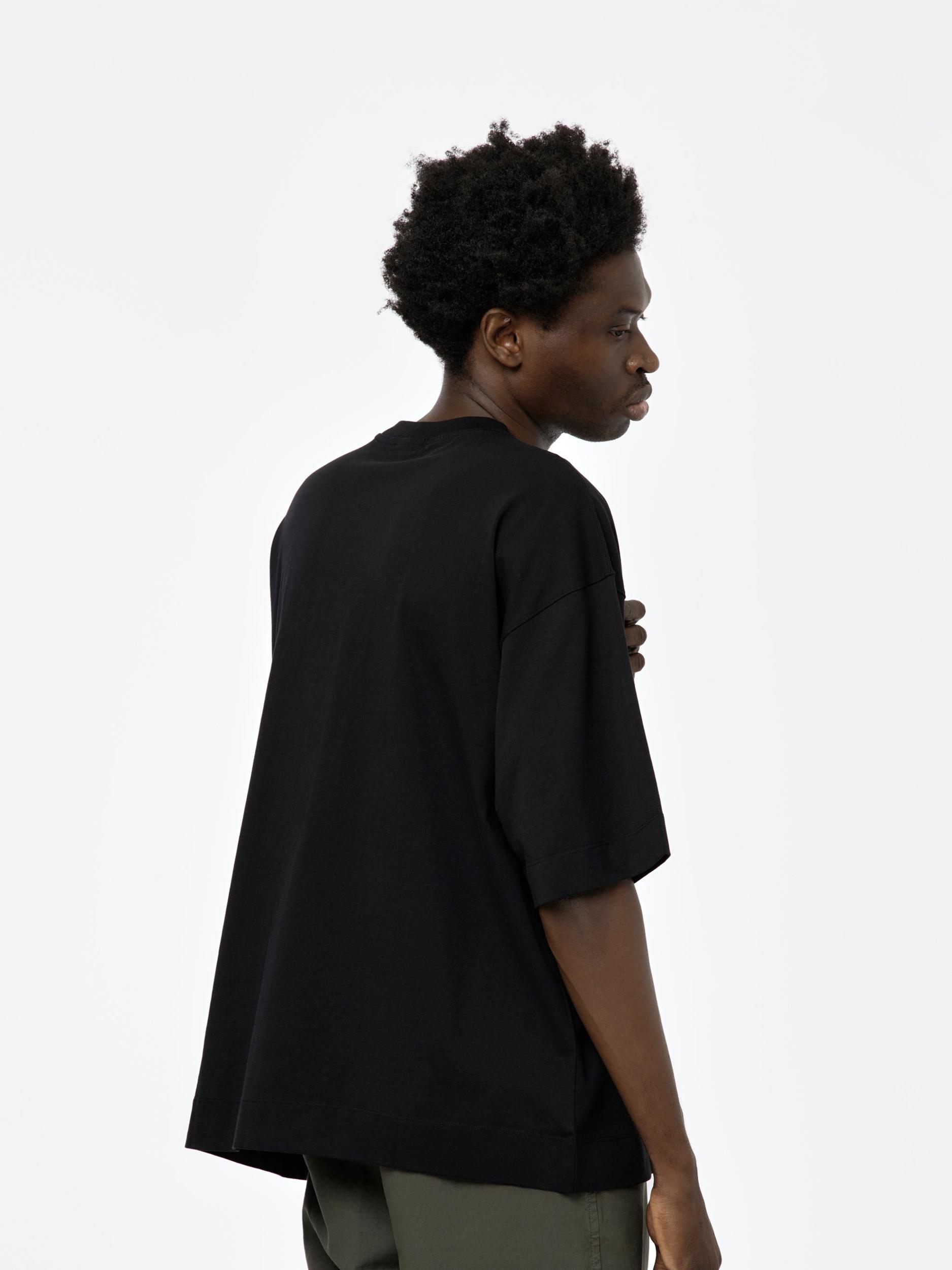 Hen T-Shirt (Black) Product Image