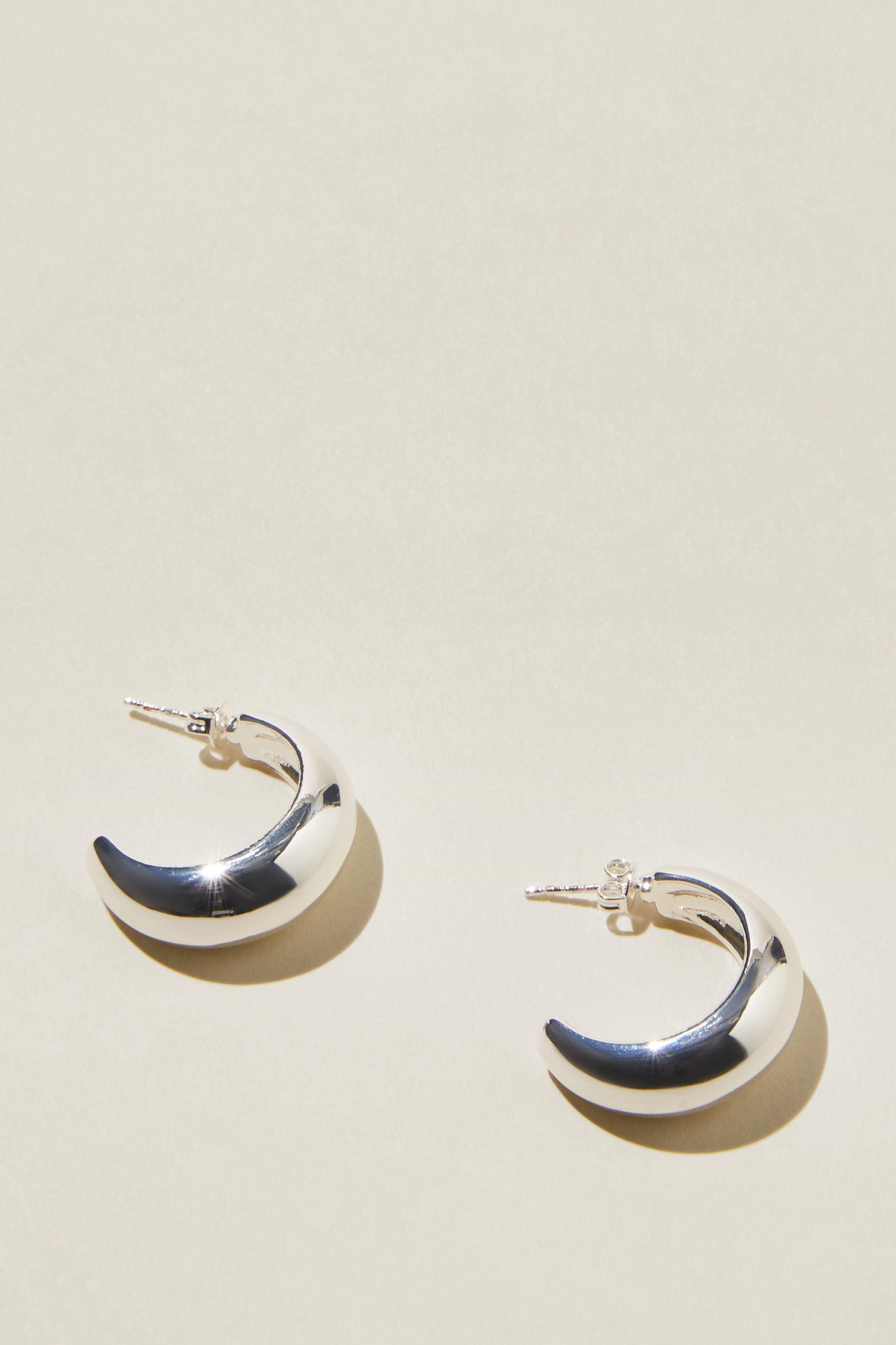 Large Hoop Earring Product Image