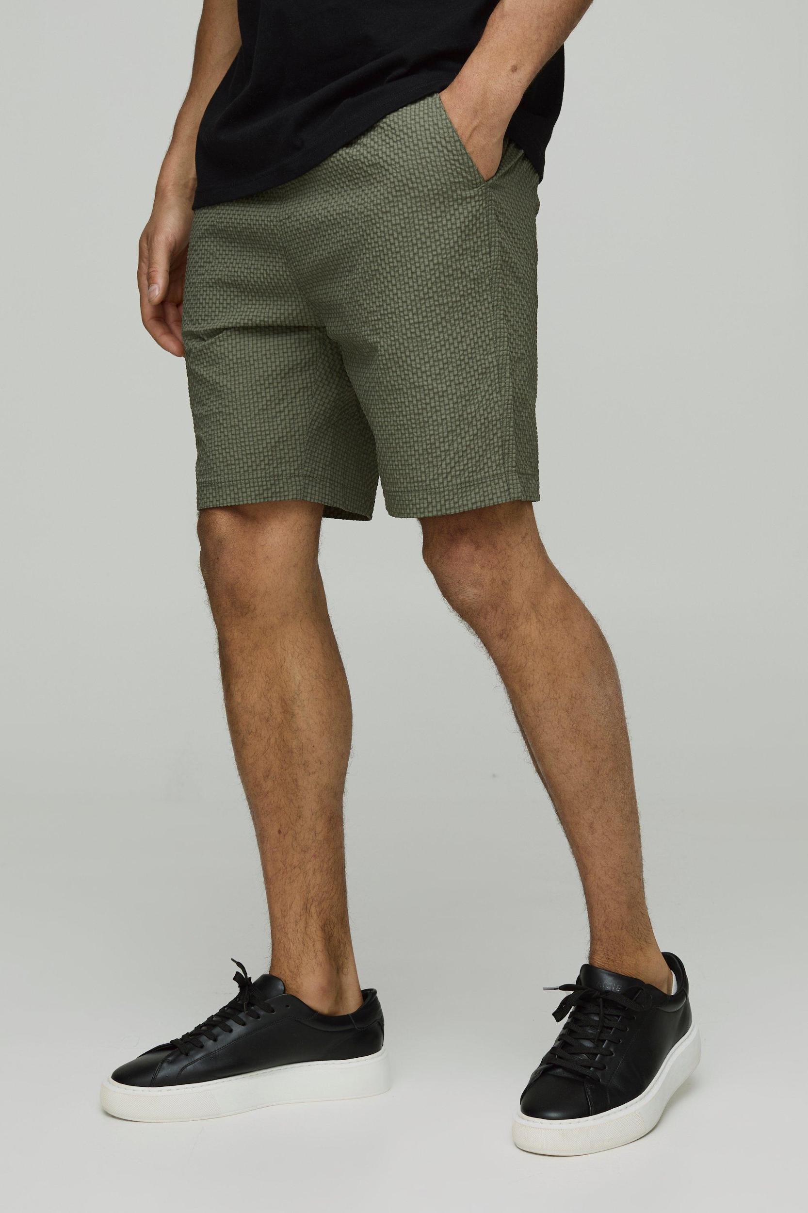 Elasticated Waist Relaxed Mid Length Seersucker Shorts | boohooMAN USA Product Image