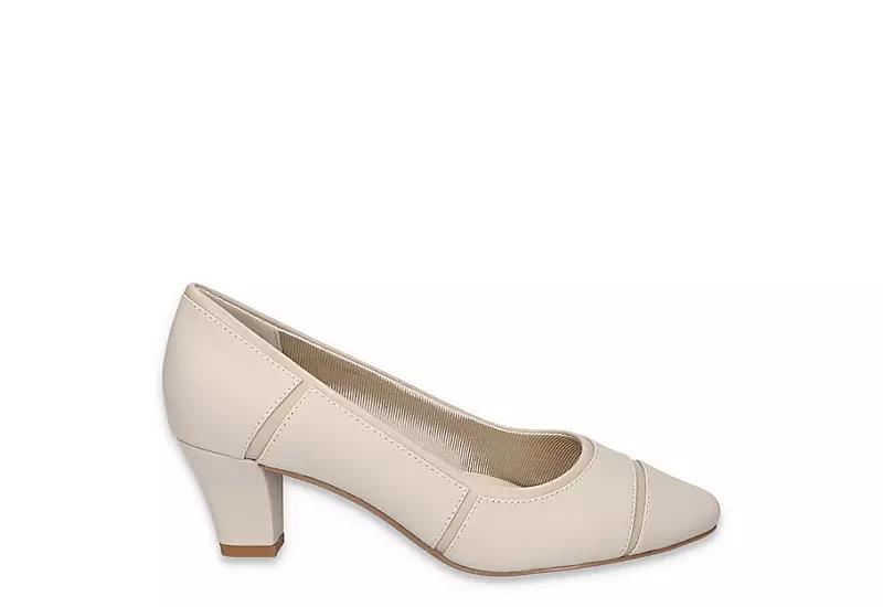 Easy Street Womens Datia Pump Product Image