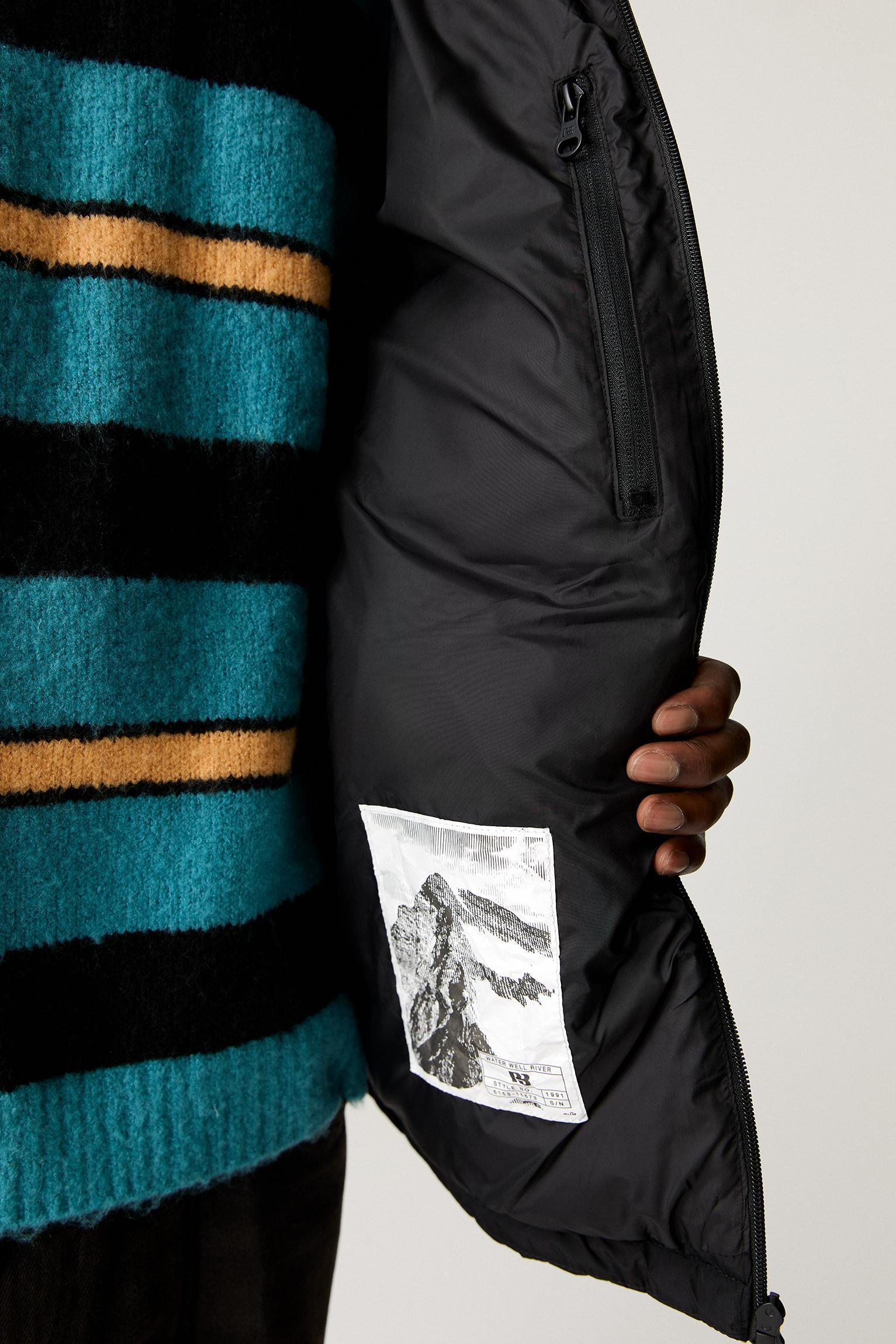 Puffer jacket with hood Product Image