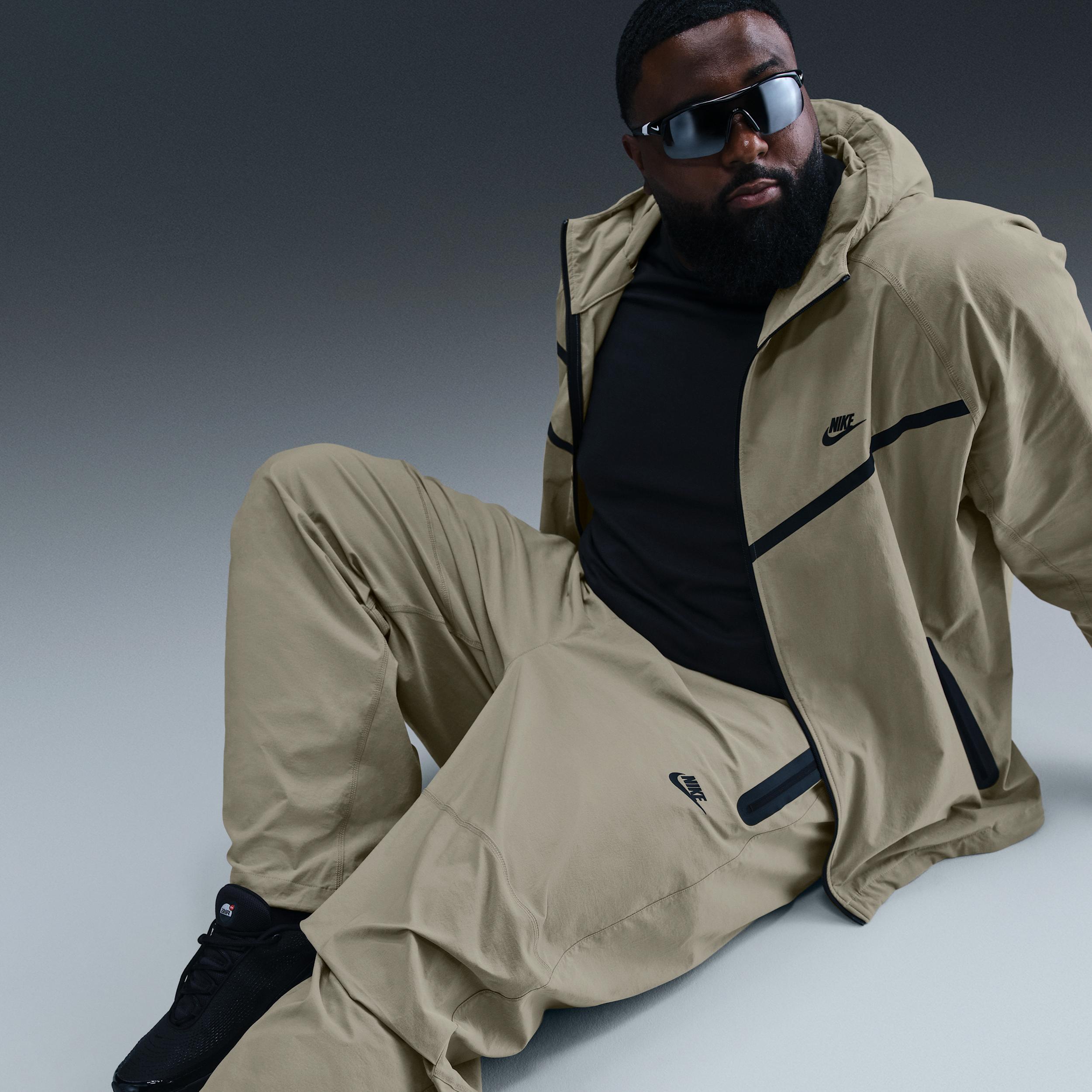 Nike Men's Tech Woven Oversized Pants Product Image