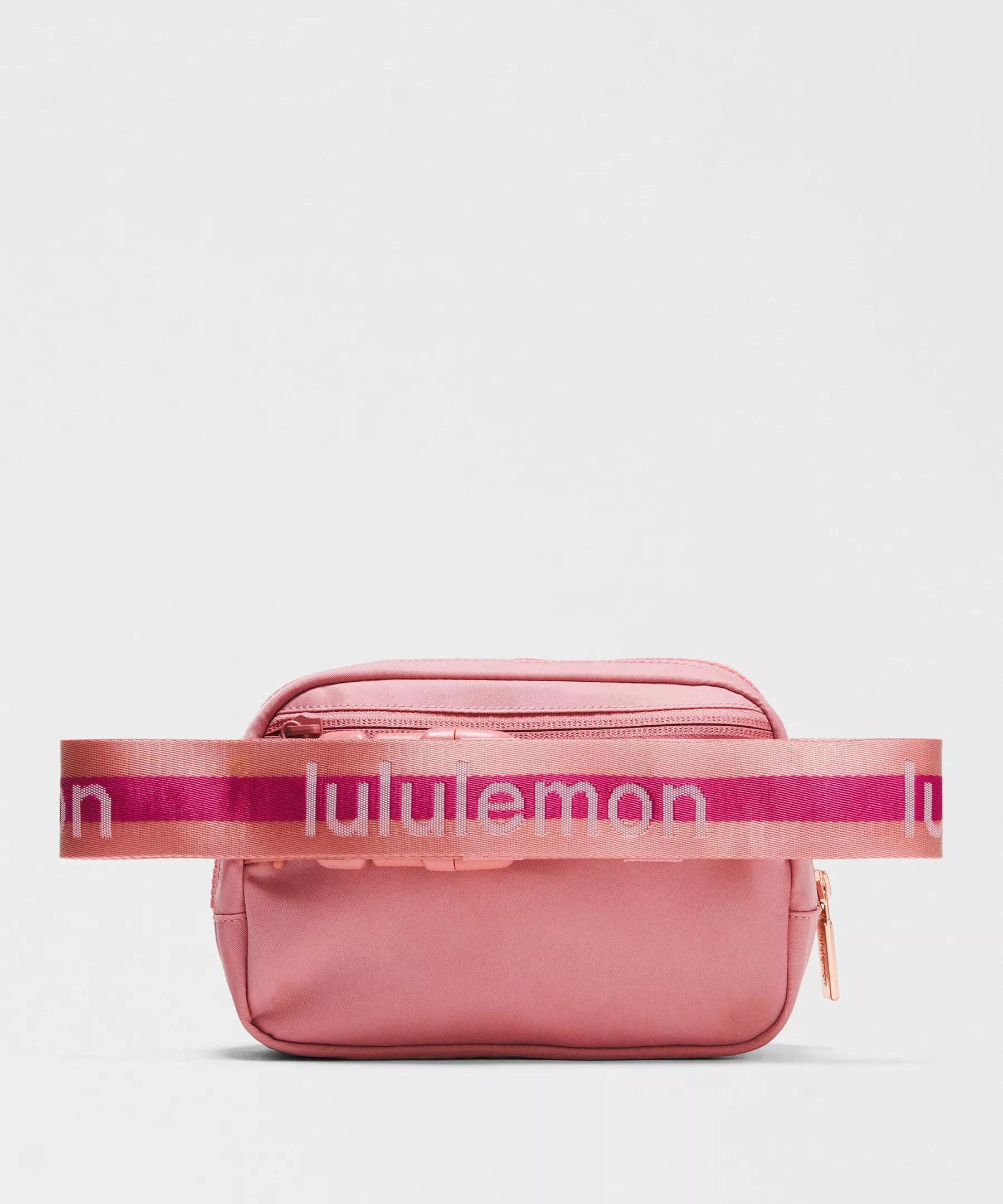 Everywhere Belt Bag 1L *Wordmark Product Image