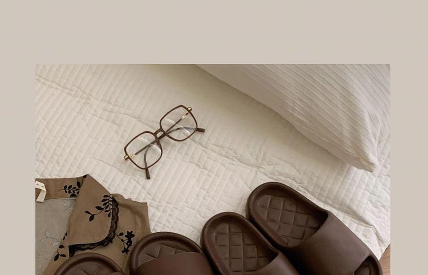 Plain Home Slippers Product Image