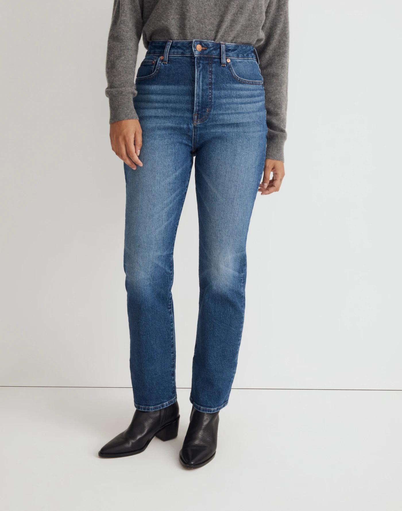 The Curvy '90s Straight Jean Product Image