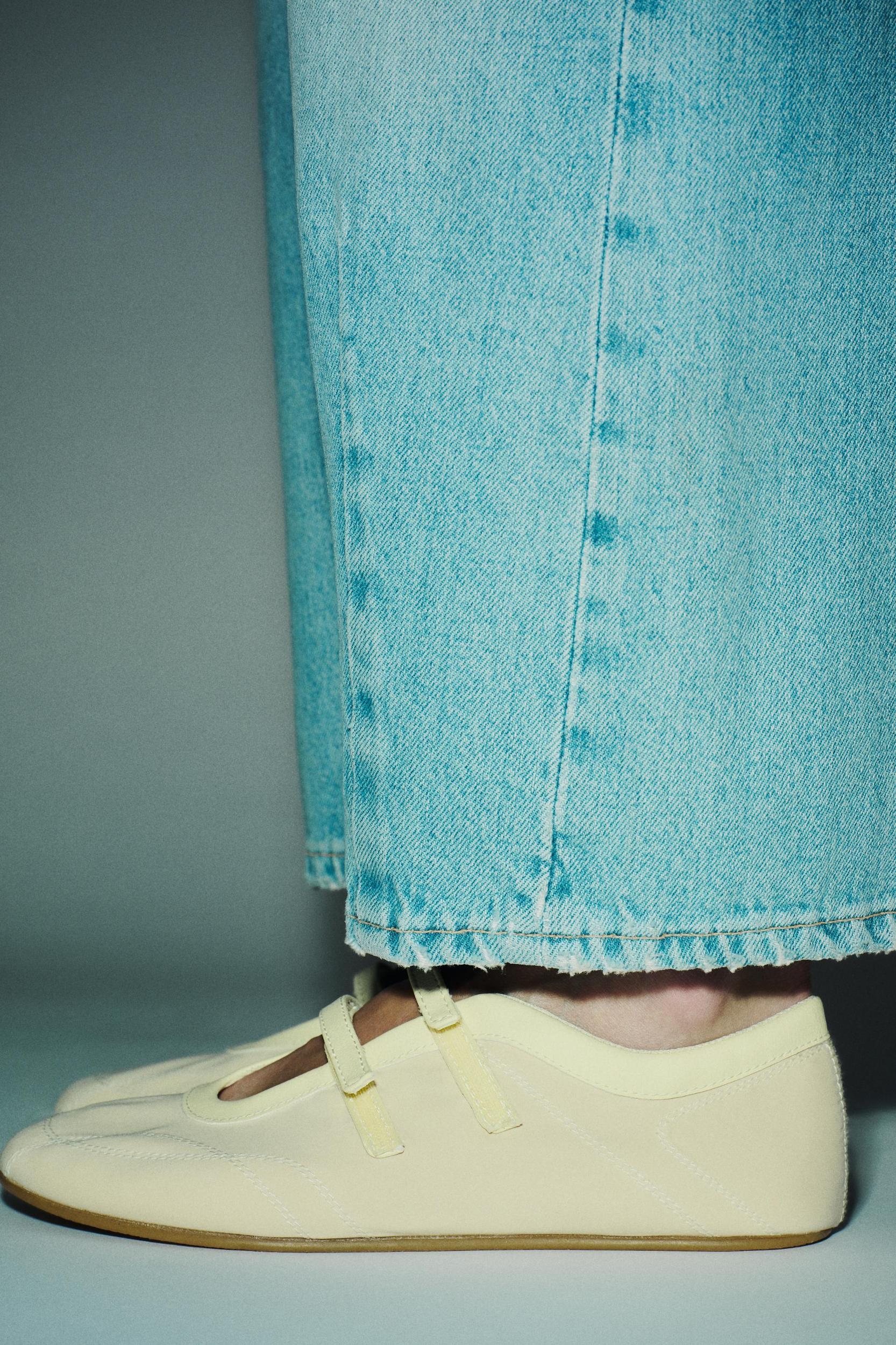 SATIN EFFECT TOPSTITCHED BALLET FLATS Product Image