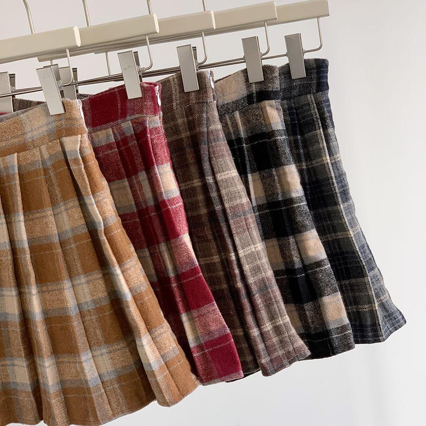 High Waist Plaid Pleated Mini A-Line Skirt Product Image