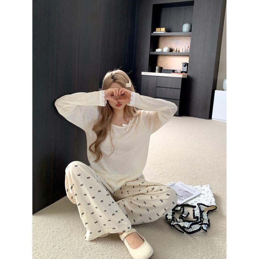 Long Sleeve Scoop Neck Plain Bow T-Shirt / Drawstring Waist Bow Print Wide Leg Pants Product Image