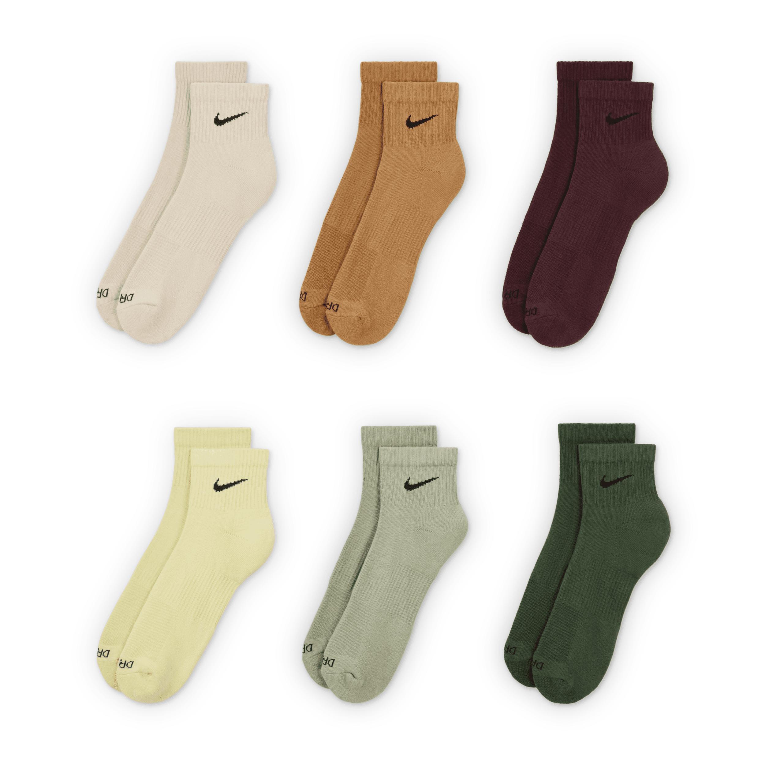 Nike Men's Everyday Plus Cushioned Training Ankle Socks (6 Pairs) Product Image