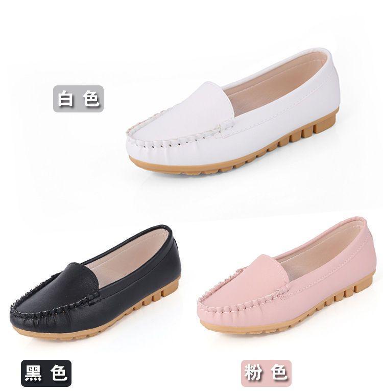 Round-Toe Flats Product Image