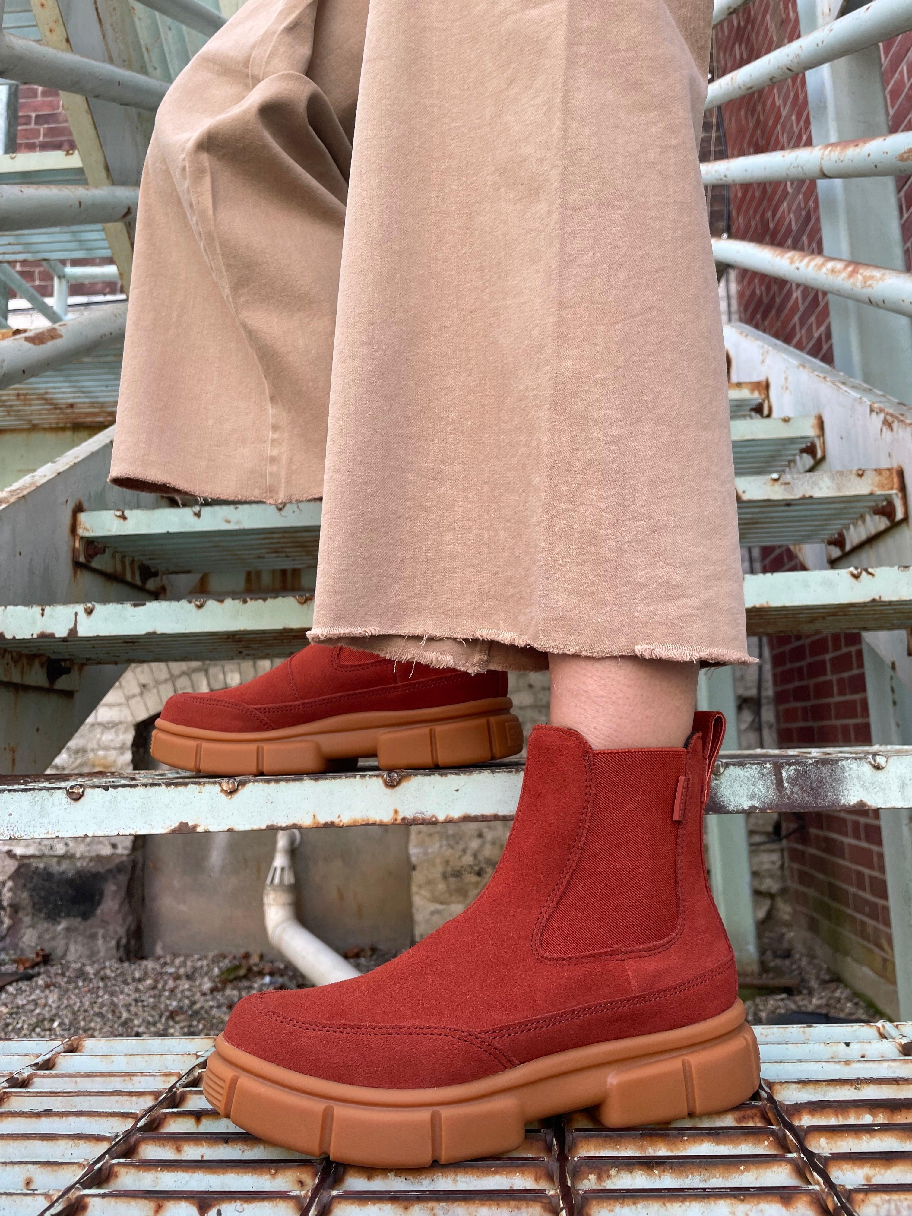 Sorel Explorer STRT Chelsea Boot Sanguine/Gum Product Image