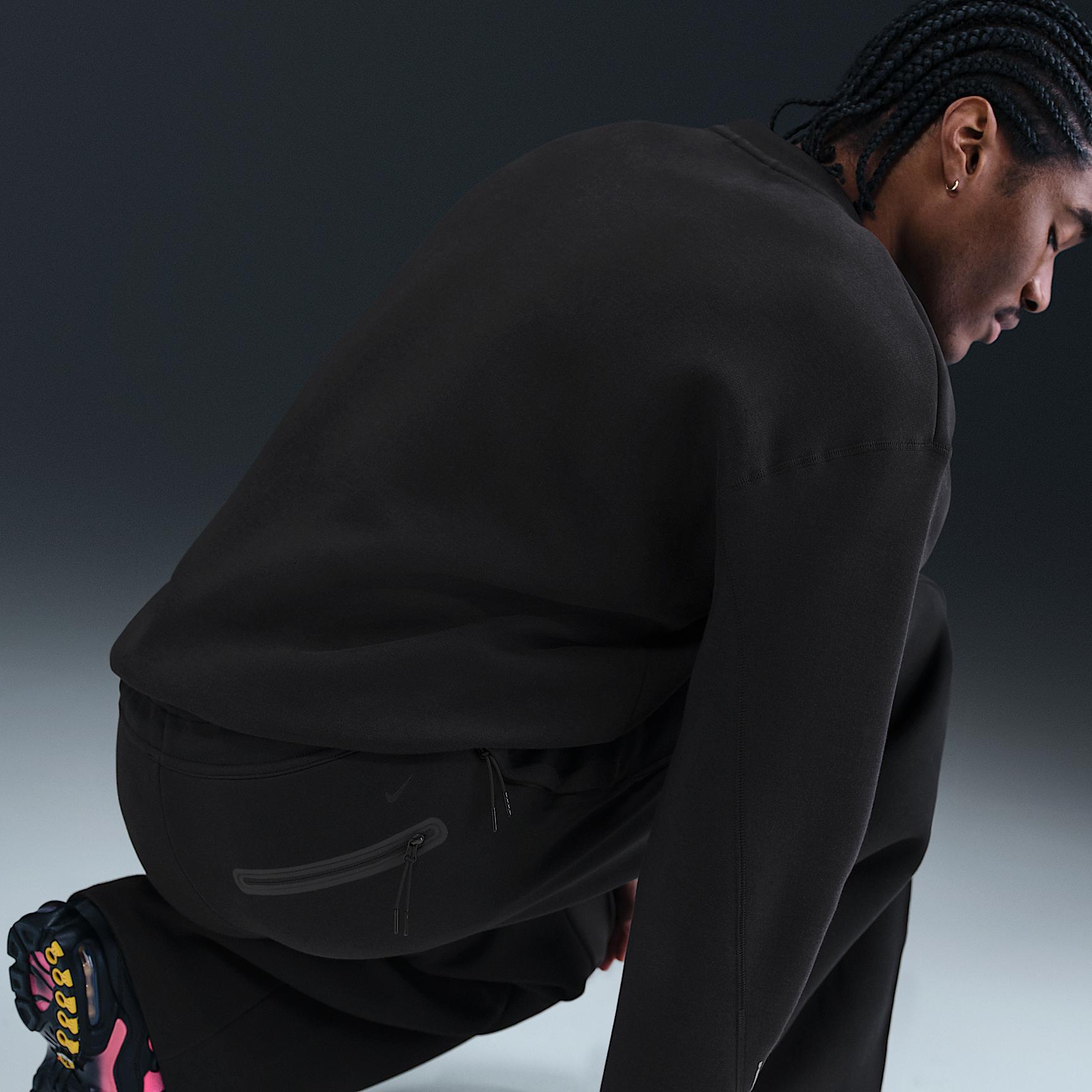 Nike Mens Tech Fleece Loose-Fit Open Hem Pants | HV6541-010 Product Image