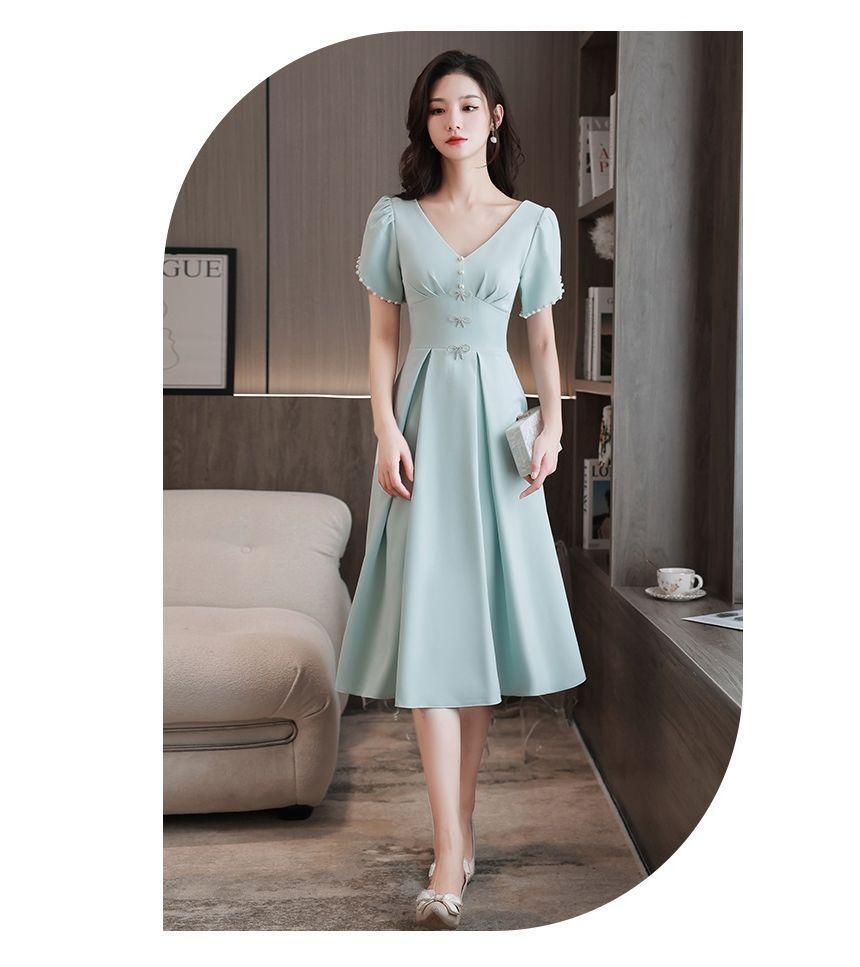 Short-Sleeve V-Neck Plain Faux Pearl Midi A-Line Cocktail Dress Product Image