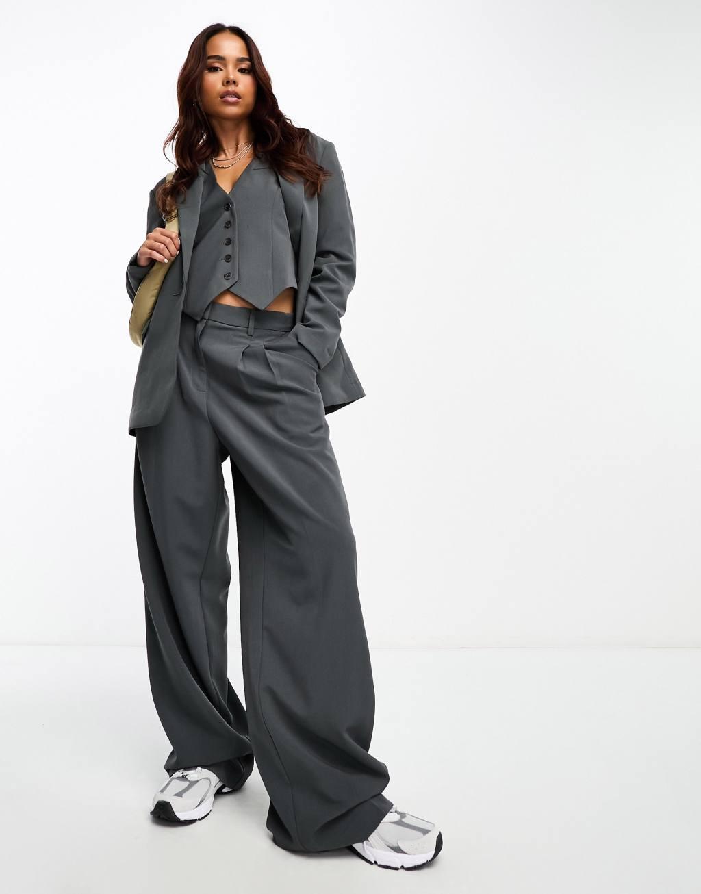 Vero Moda tailored wide leg dad pants in gray - part of a set  Product Image