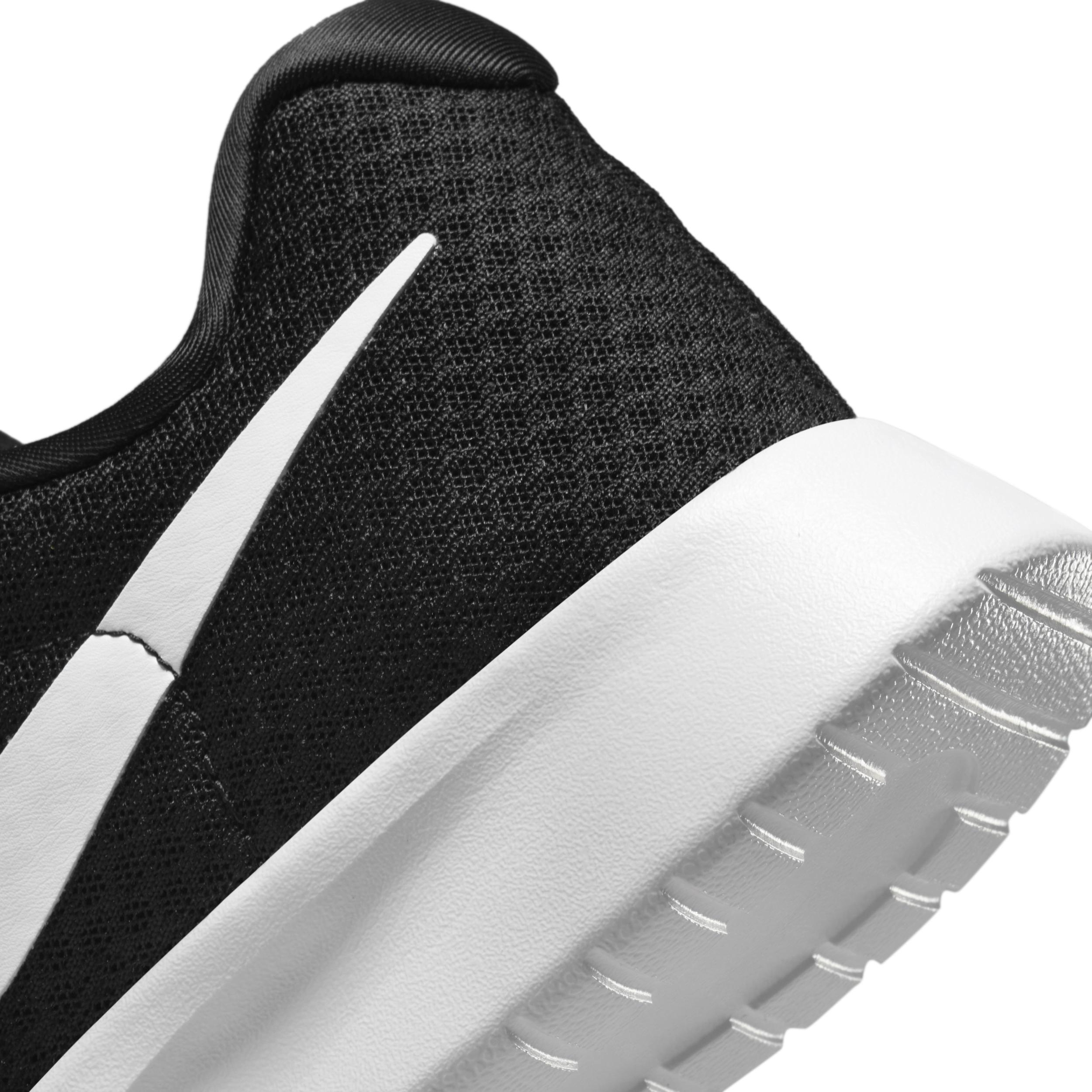 Nike Womens Tanjun EasyOn Shoes Product Image