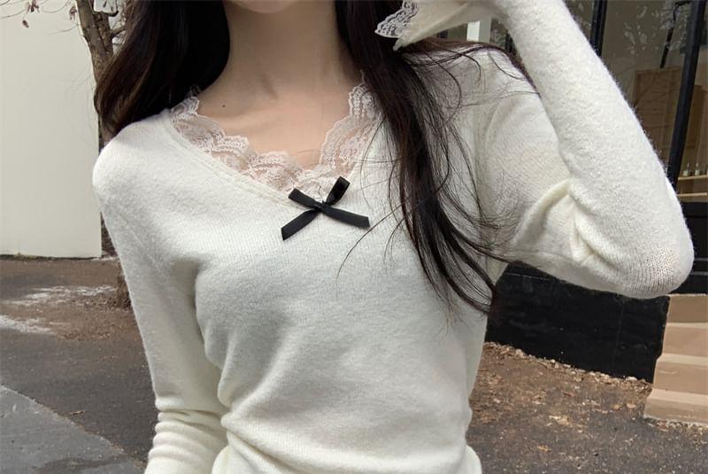 Flared-Sleeve V-Neck Plain Bow Lace Trim Tee Product Image