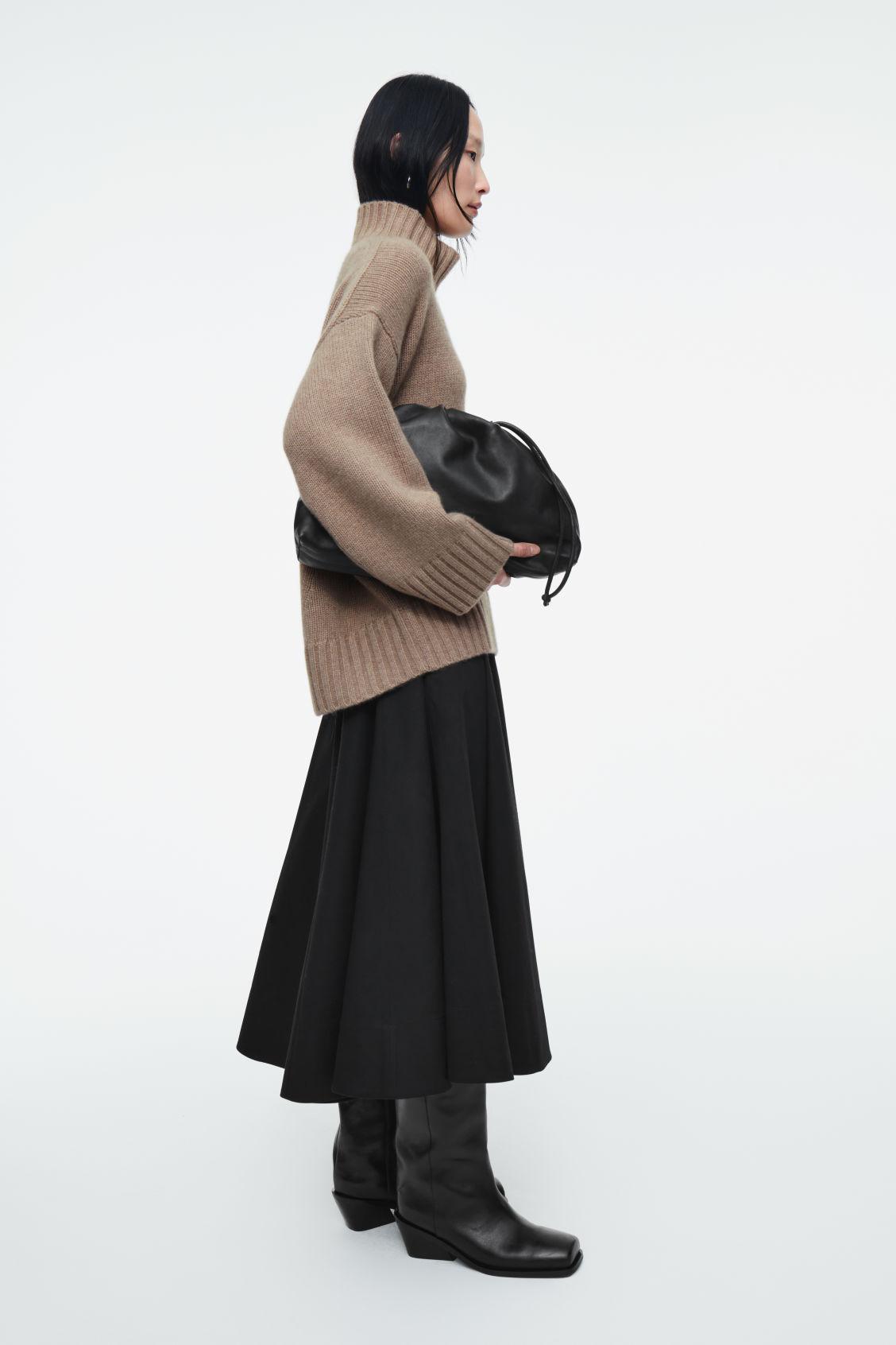 CHUNKY PURE CASHMERE TURTLENECK SWEATER Product Image