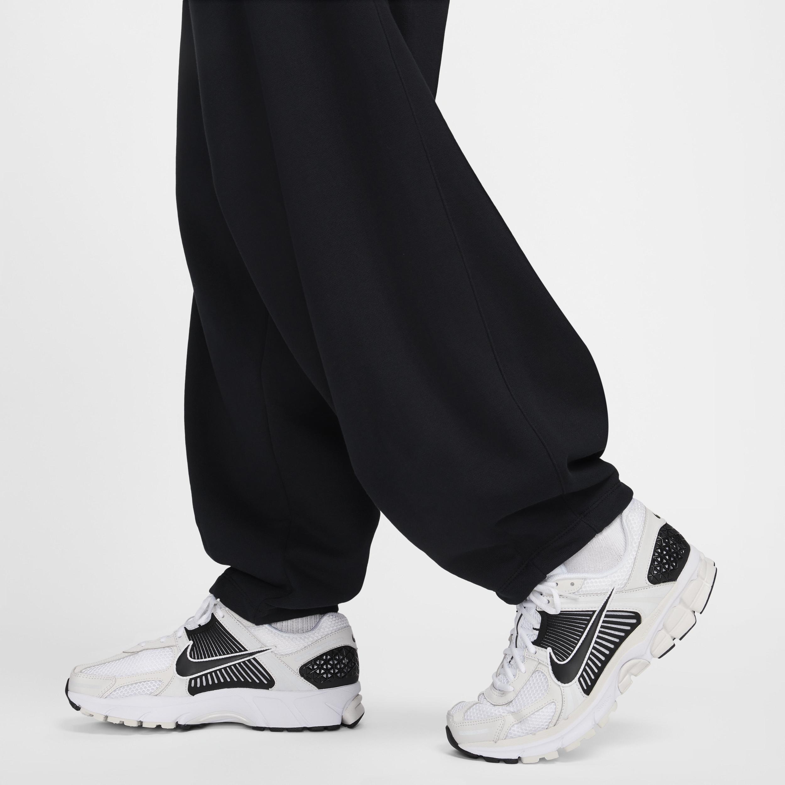 Nike Men's Club Fleece Oversized French Terry Pants Product Image