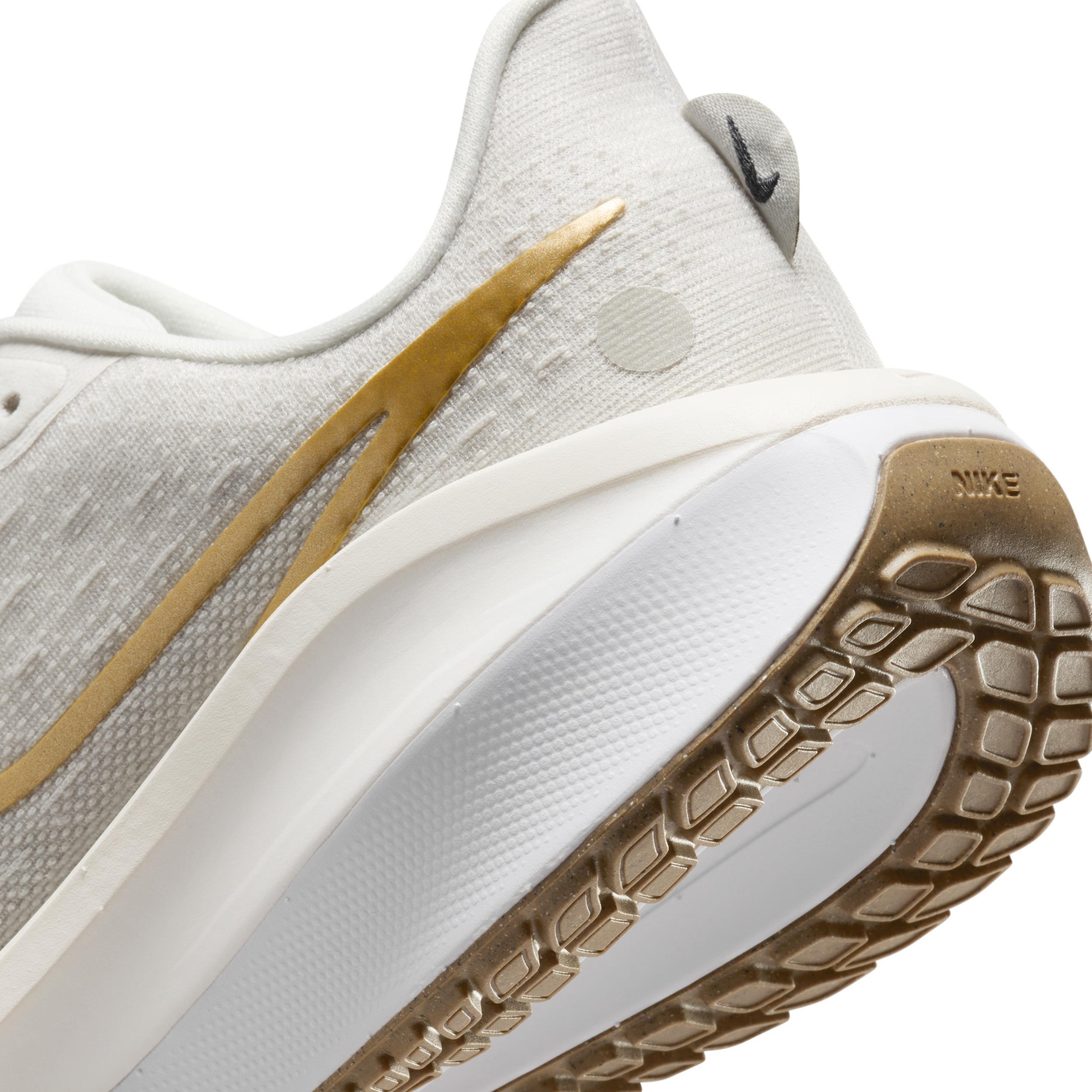 Womens Nike Vomero 17 Running Shoes Product Image