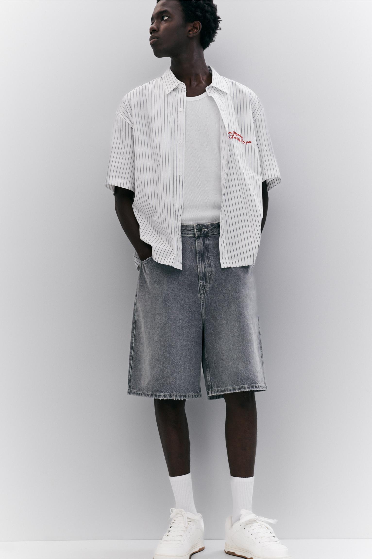 Loose baggy denim Bermuda shorts Product Image