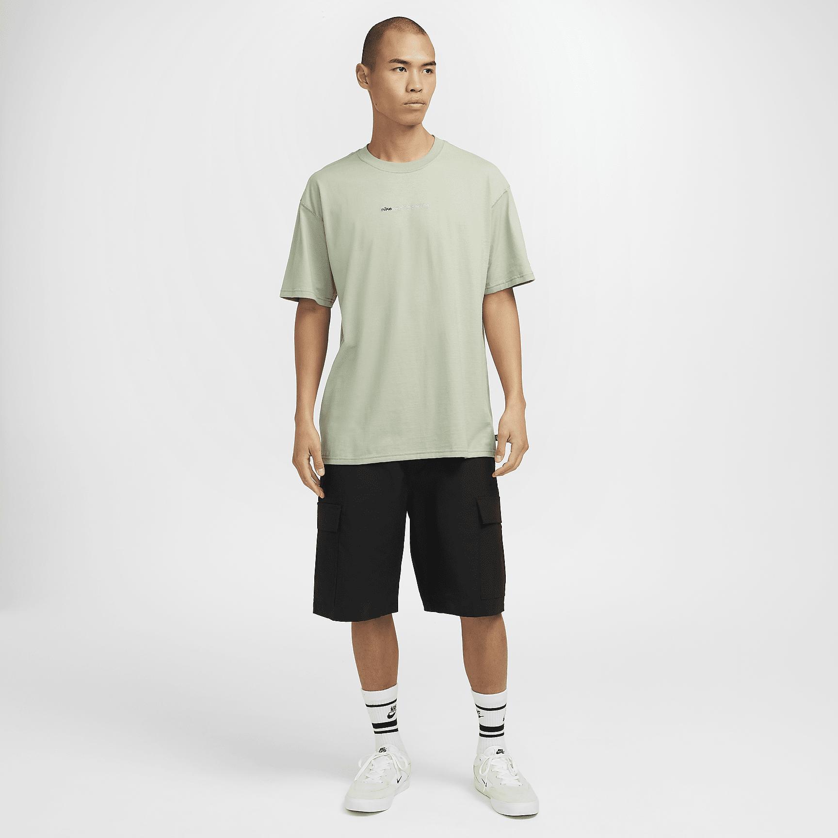 Nike Sportswear Men's Max90 T-Shirt Product Image