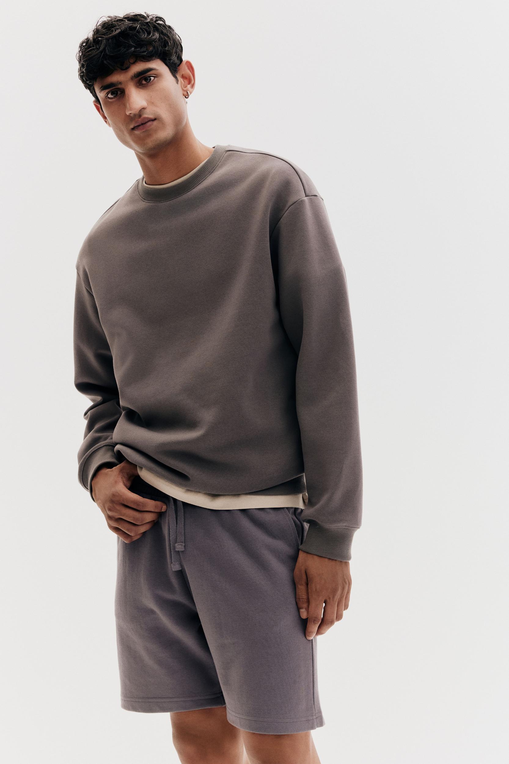 Regular Fit Sweatshorts Product Image