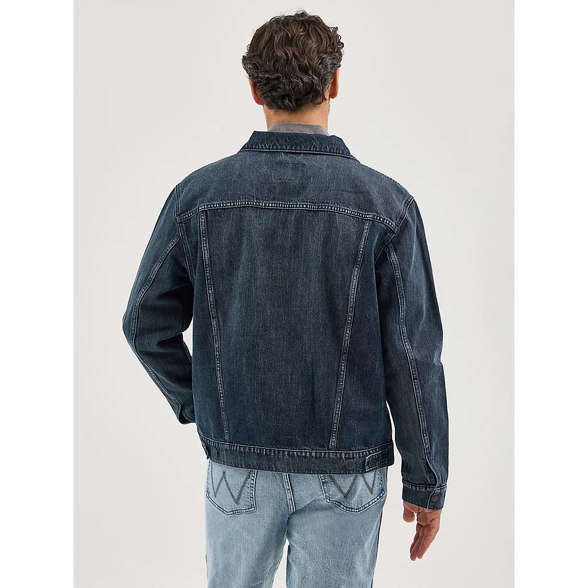 Men's Wrangler Retro® Unlined Denim Jacket in Deep Blue Product Image