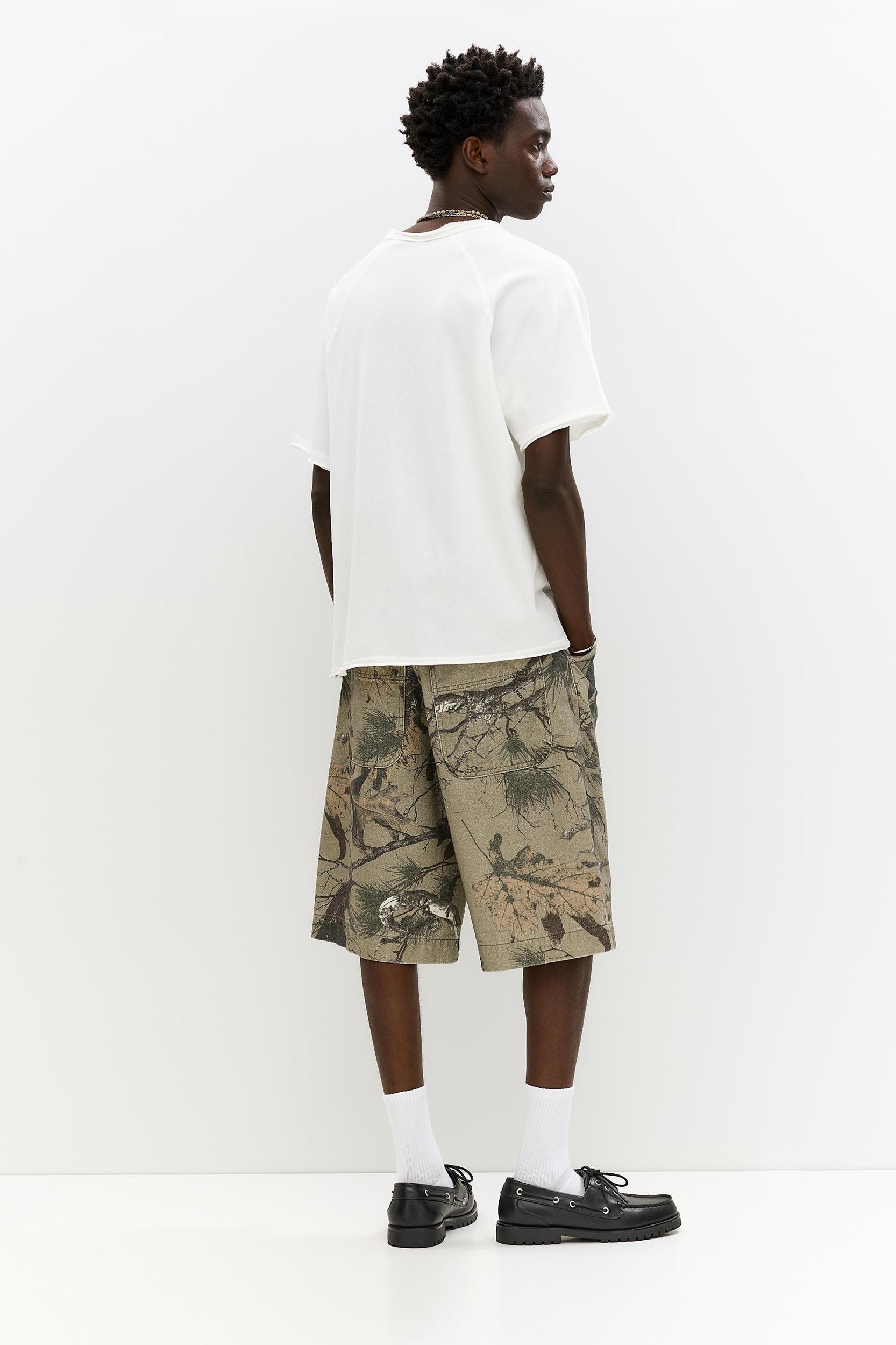 Short sleeve T-shirt with piping Product Image