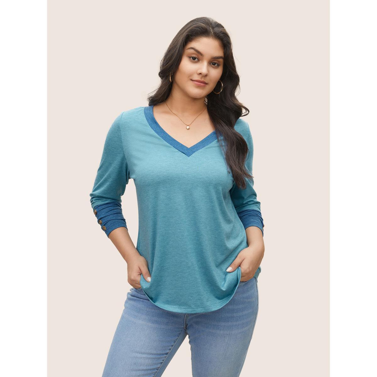 Plus Size Contrast Patchwork Button Detail T-shirt LightBlue Women Casual Contrast Plain V-neck Everyday T-shirts BloomChic 14-16/1X Product Image