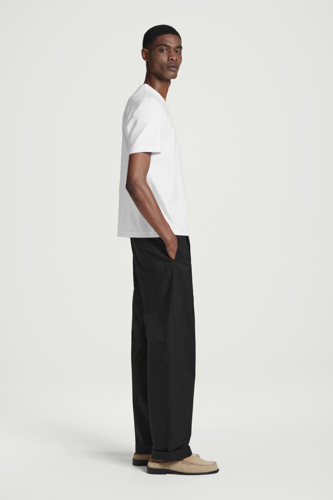 INTERLOCK COTTON V-NECK T-SHIRT Product Image