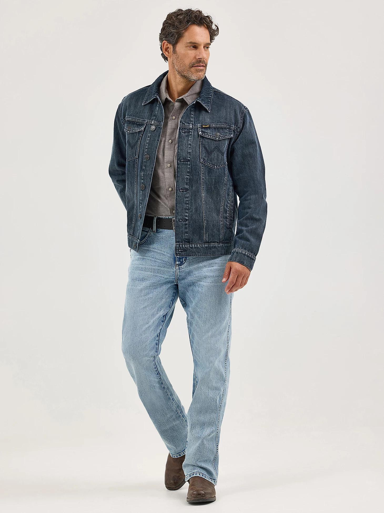 Men's Wrangler Retro® Unlined Denim Jacket in Deep Blue Product Image