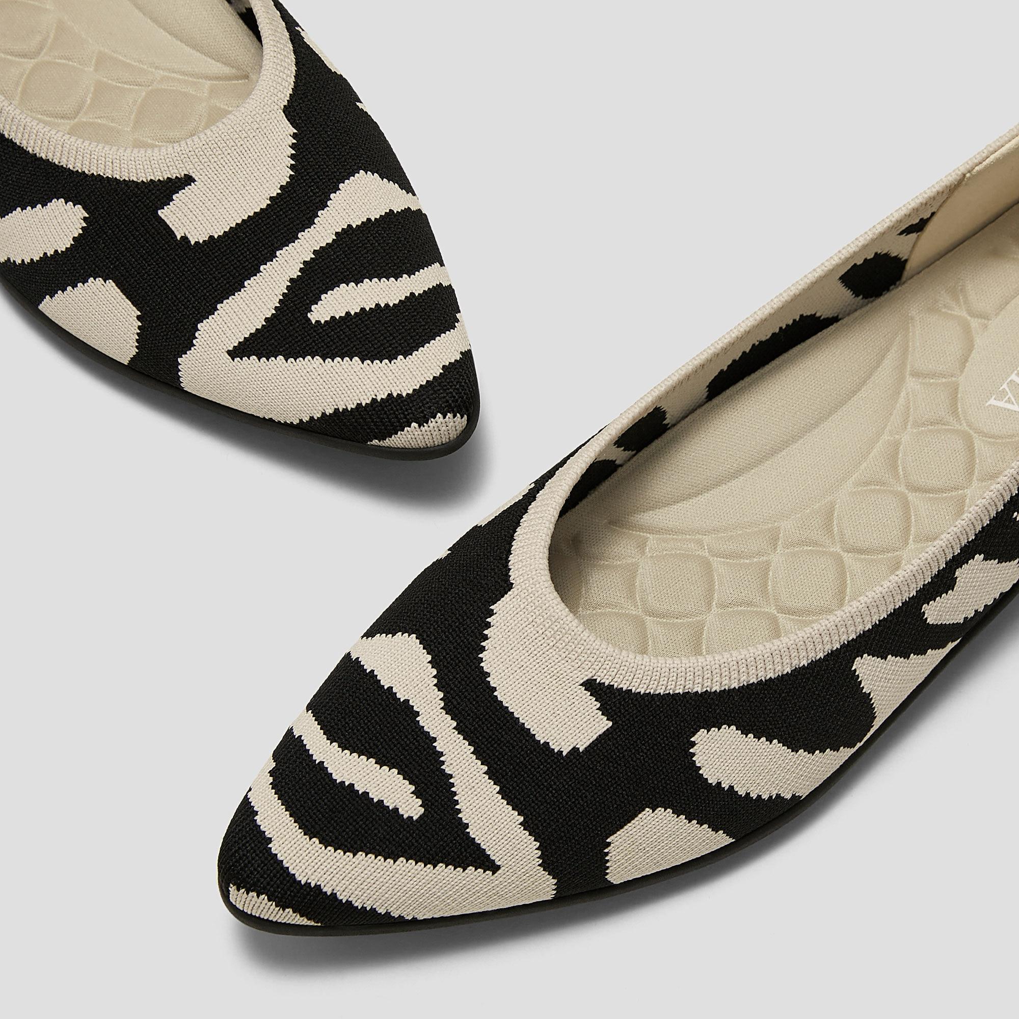 Lightweight Pointed-Ballet Flats (Aria Walker) Product Image