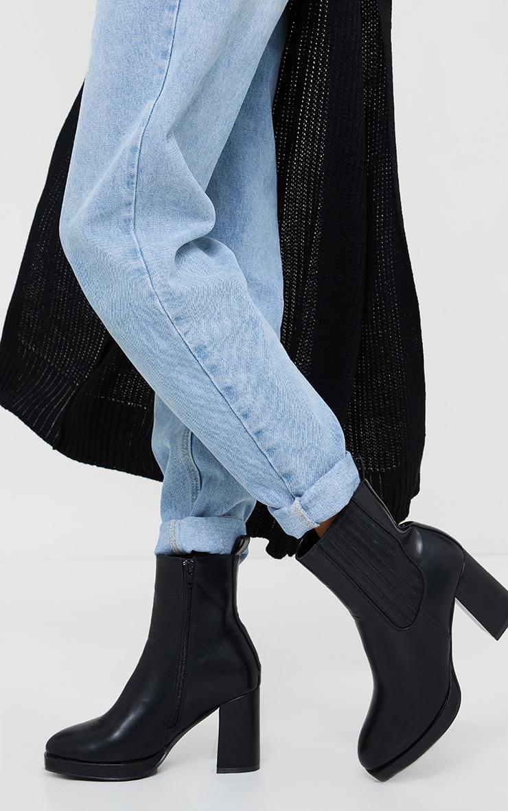 Black Slight Platform Chelsea Basic Heeled Ankle Boots Product Image