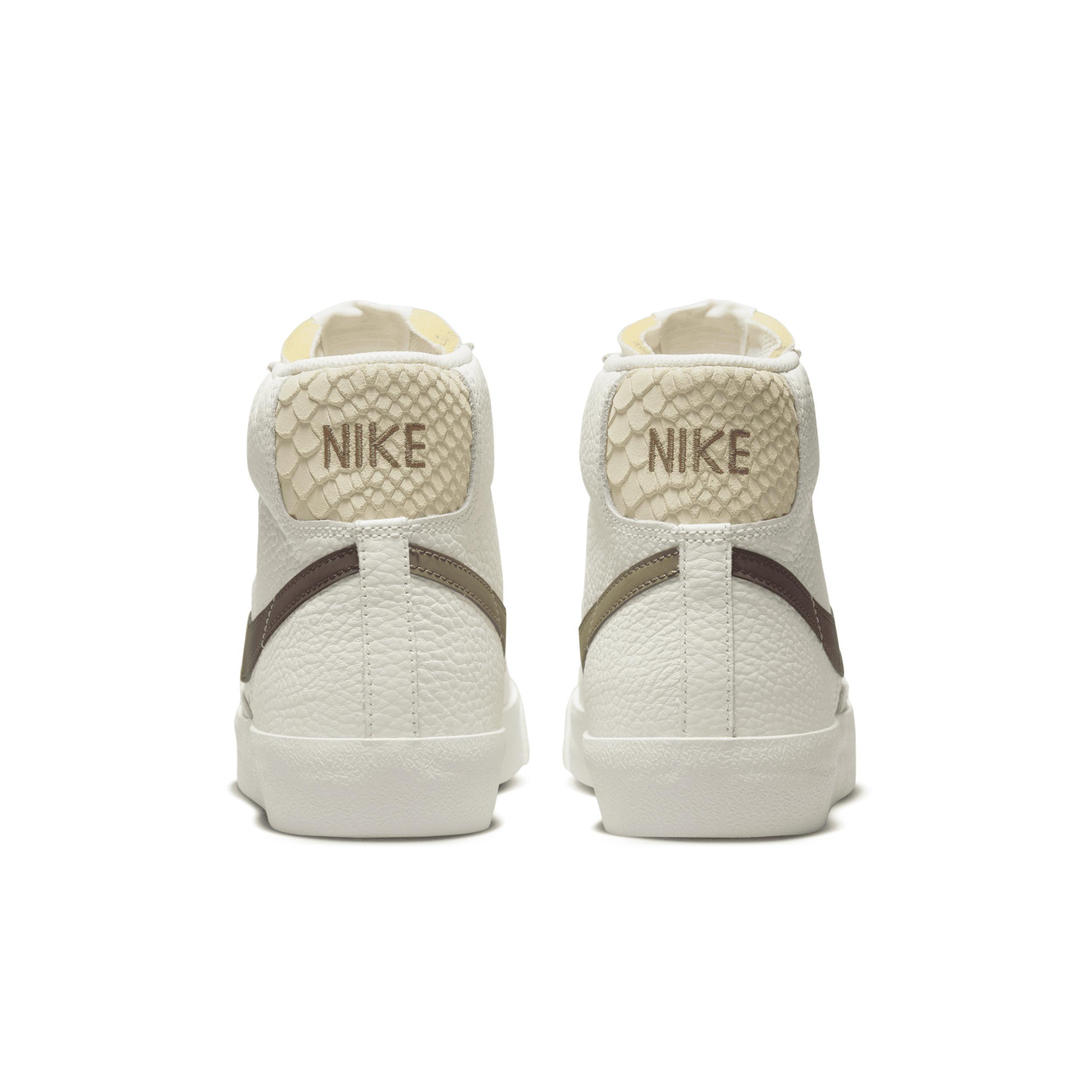 Nike Women's Blazer Mid '77 Shoes Product Image