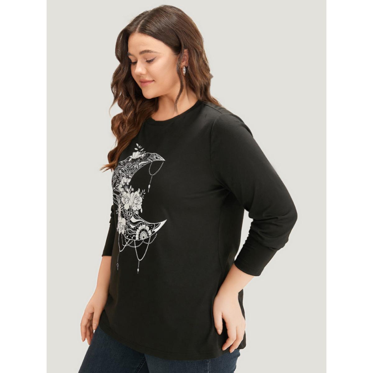 Plus Size Moon & Floral Print Round Neck T-shirt Black Women Casual Contrast Star and moon Dailywear T-shirts BloomChic 14-16/1X Product Image