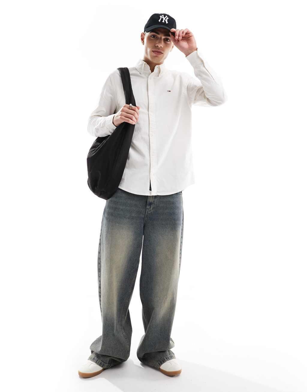 Tommy Jeans regular oxford shirt in white Product Image