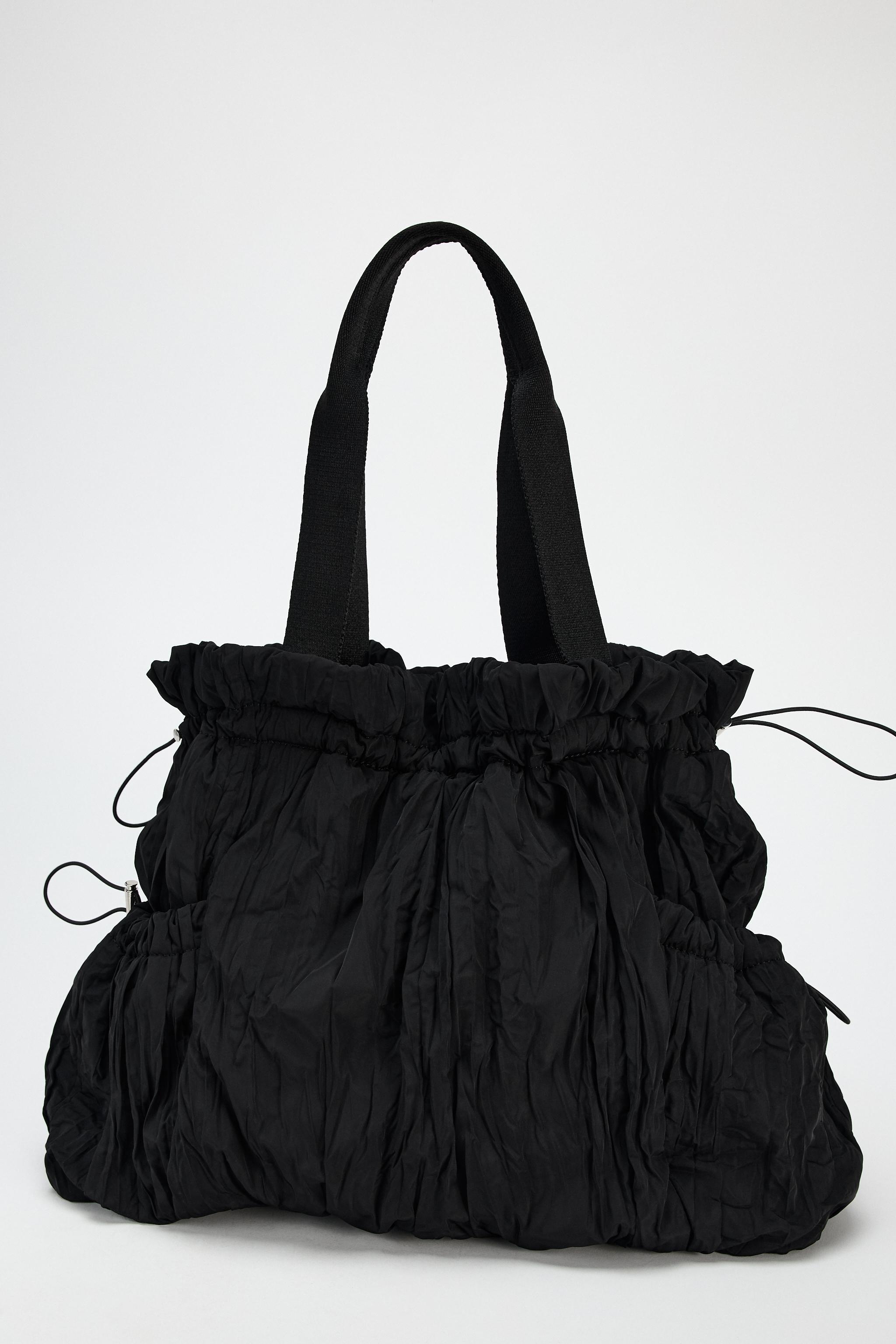 RUCHED SHOULDER BAG Product Image