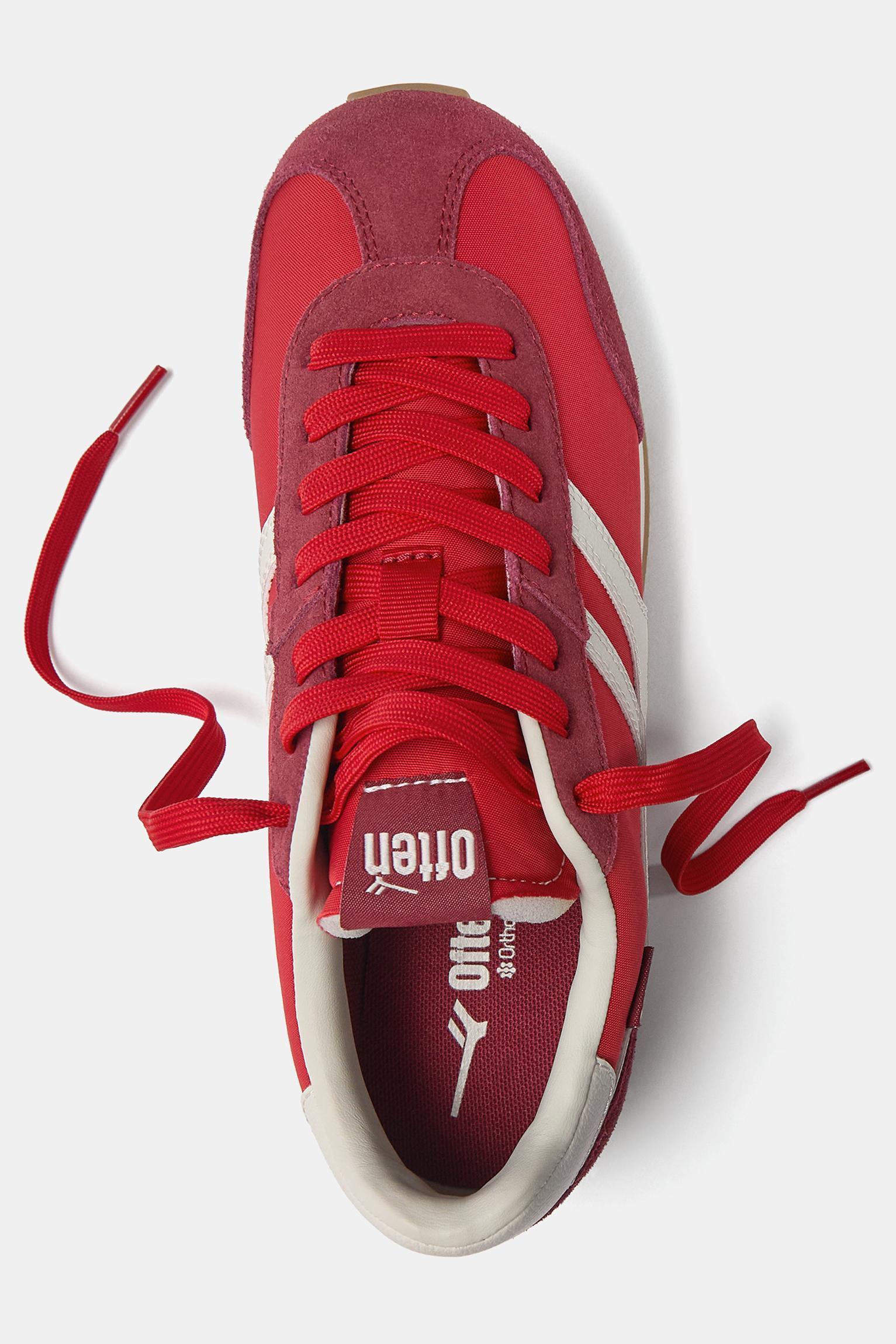 Retro sneakers Product Image