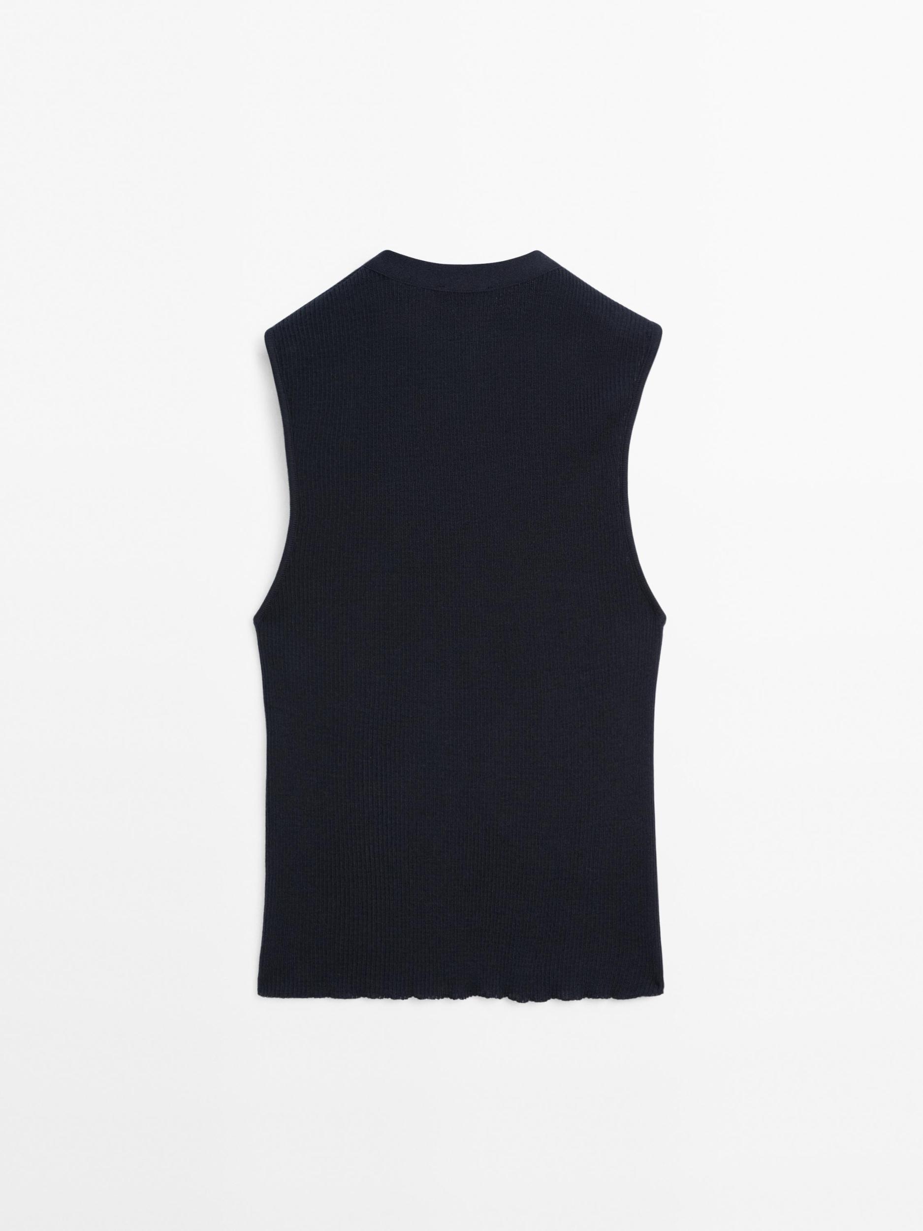 Ribbed top with collar detail Product Image
