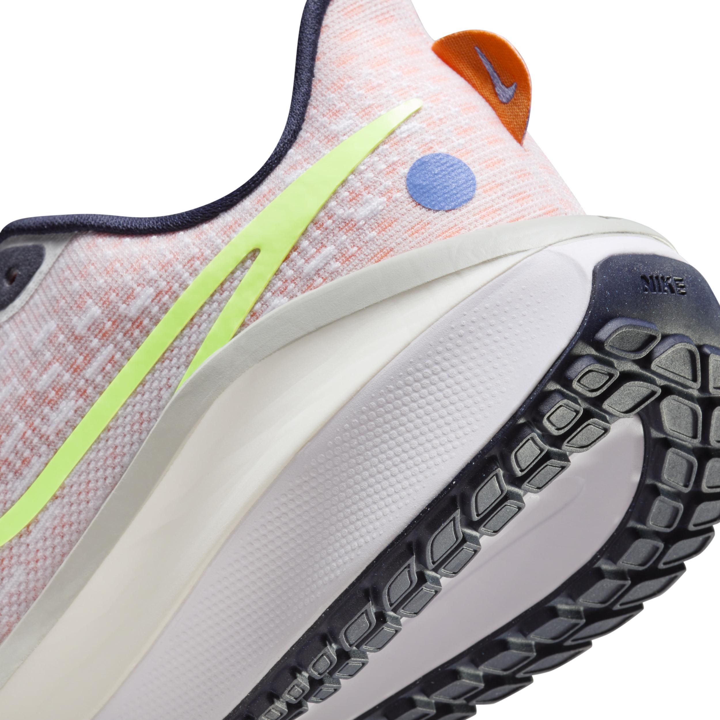 Womens Nike Vomero 17 Running Shoes Product Image